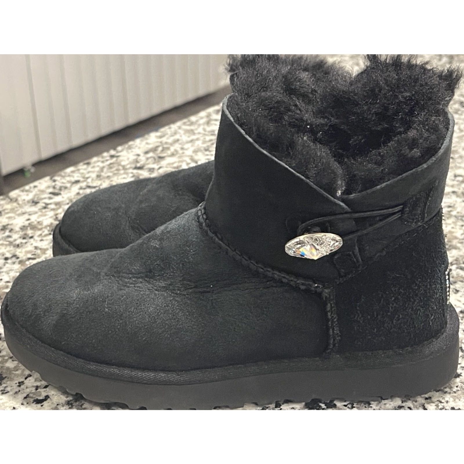 Ugg UGG Boots Bailey Button Short Bling Swarovski Suede Shearling Black Women Adult 5 Size 27" / US 4 / IT 40 - 3 Thumbnail