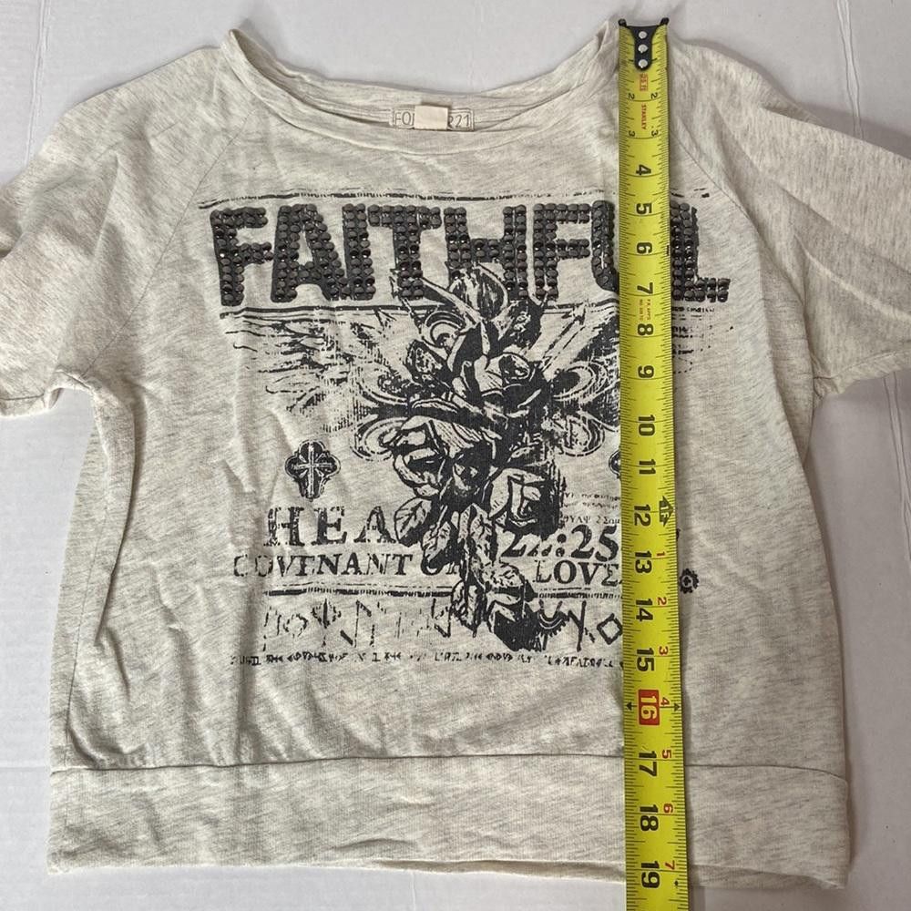 Forever 21 Forever 21 Faith Love Heart Crop Sweatshirt, S Size S / US 4 / IT 40 - 6 Thumbnail