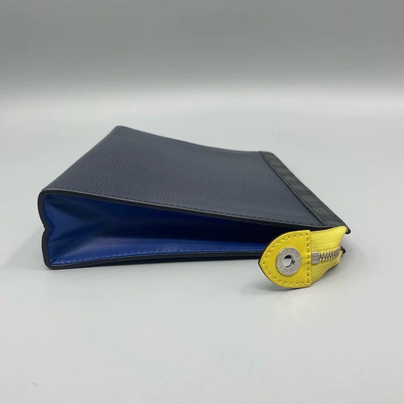 Louis Vuitton Louis Vuitton Wave Pattern Clutch Bag-2506 Size ONE SIZE - 4 Thumbnail