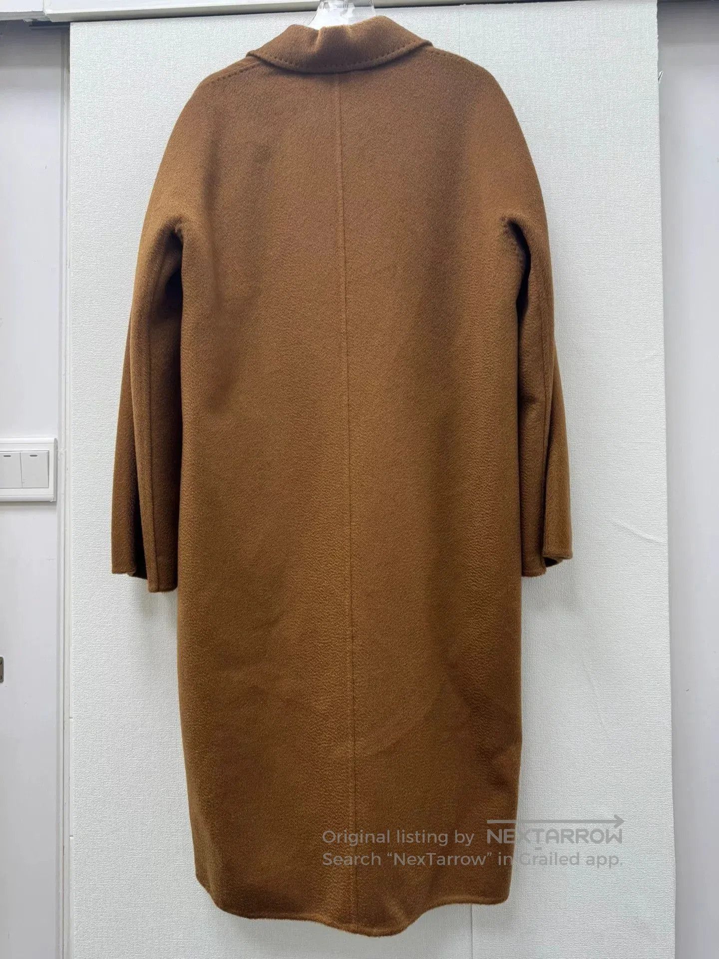 Max Mara caramel cashmere coat by maxmara. Size M / US 6-8 / IT 42-44 - 9 Thumbnail