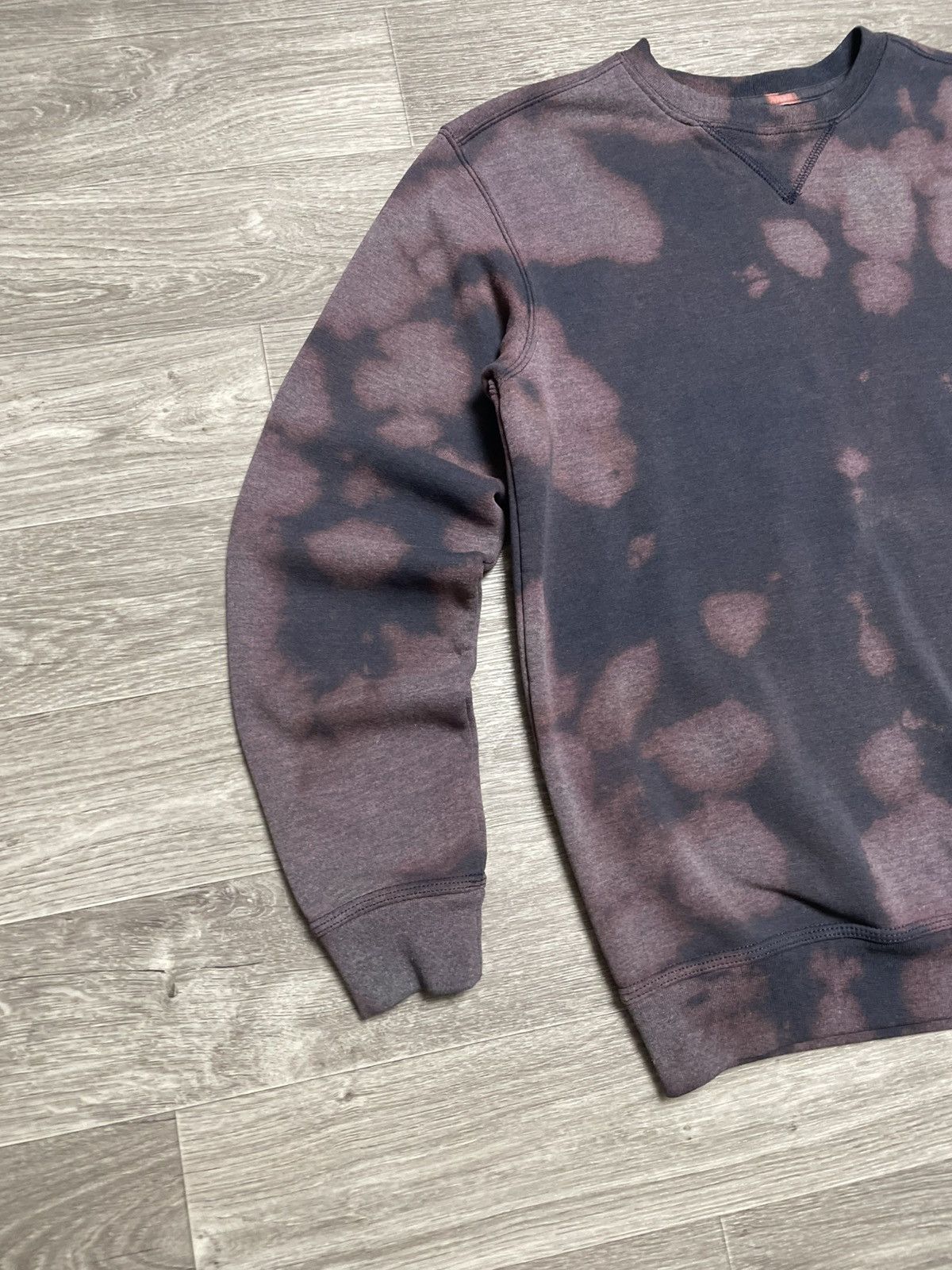 Carhartt Vintage Carhartt Tie Dye Sweatshirt Crewneck Custom Y2K Size US S / EU 44-46 / 1 - 5 Thumbnail