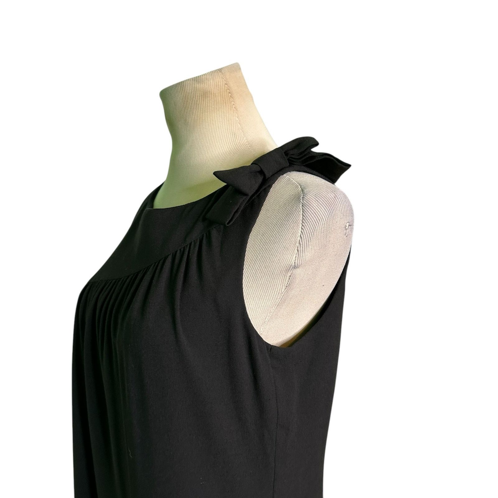 Trina Turk TRINA TURK black crepe shoulder bow sleeveless dress size 2 Size XS / US 0-2 / IT 36-38 - 6 Thumbnail