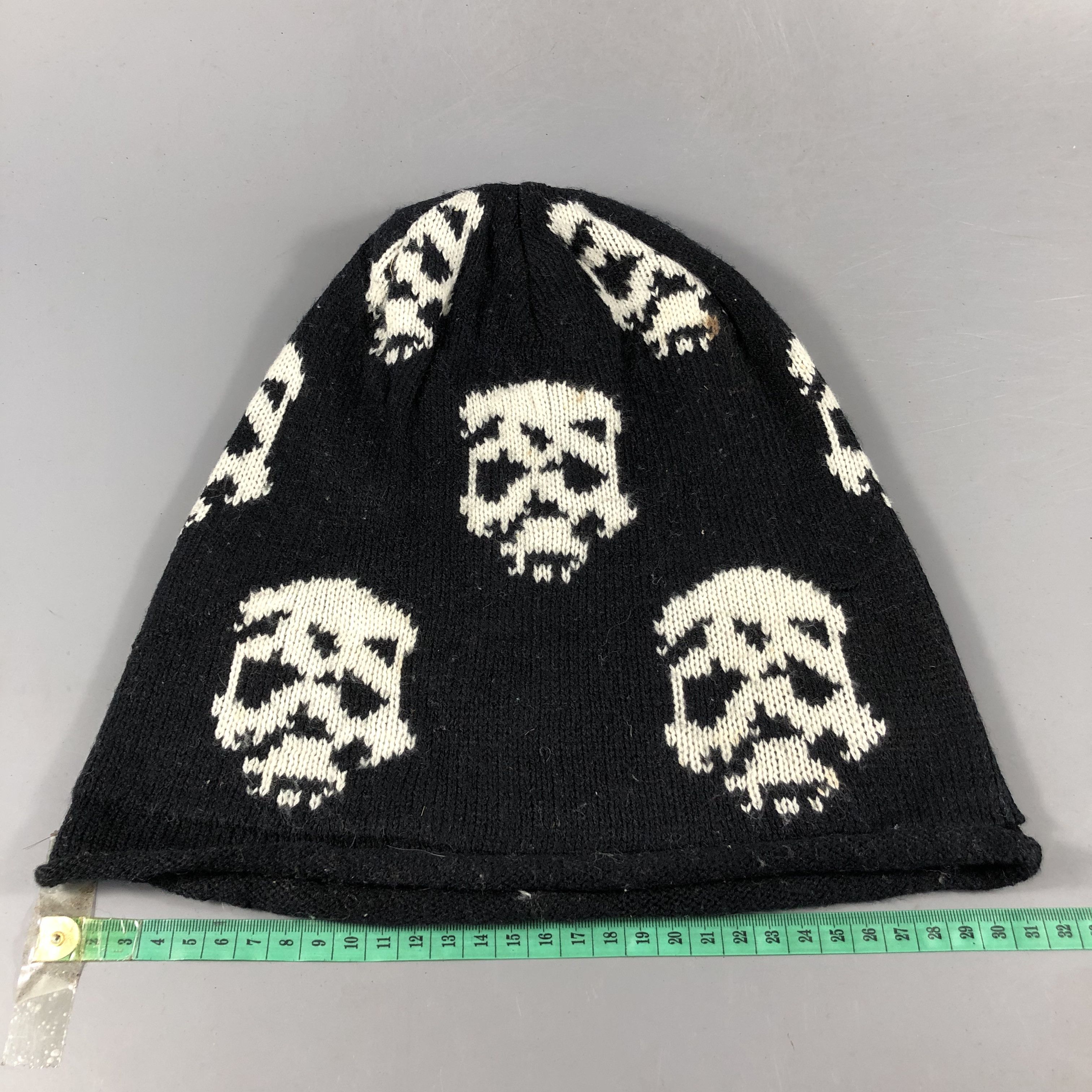 Seditionaries Unknown Skulls Beanie Snowcap Snow Hat B955 Size ONE SIZE - 3 Thumbnail
