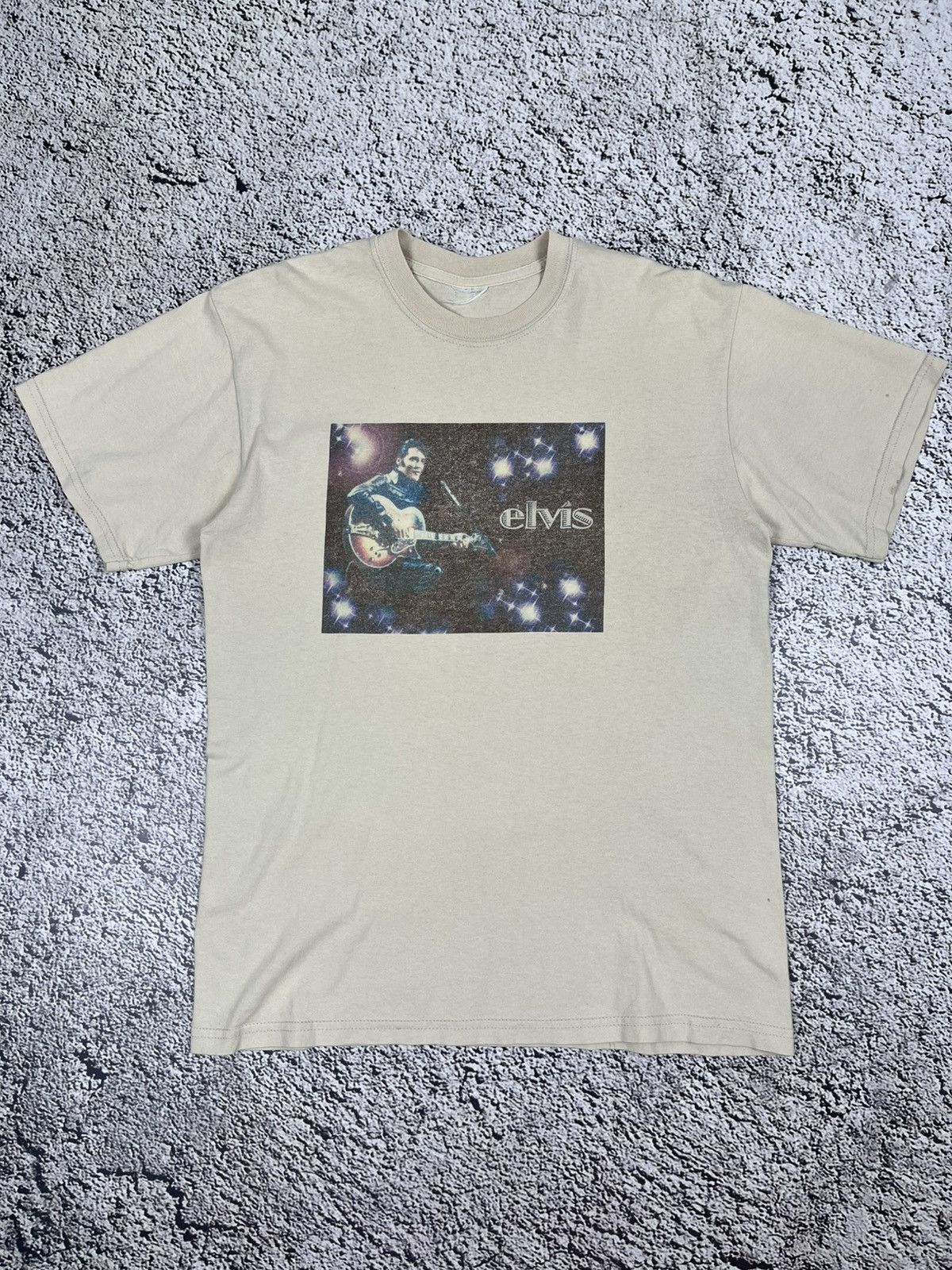 Band Tees Vintage Elvis Presley logo band tee big logo size M Size US M / EU 48-50 / 2 - 1 Thumbnail