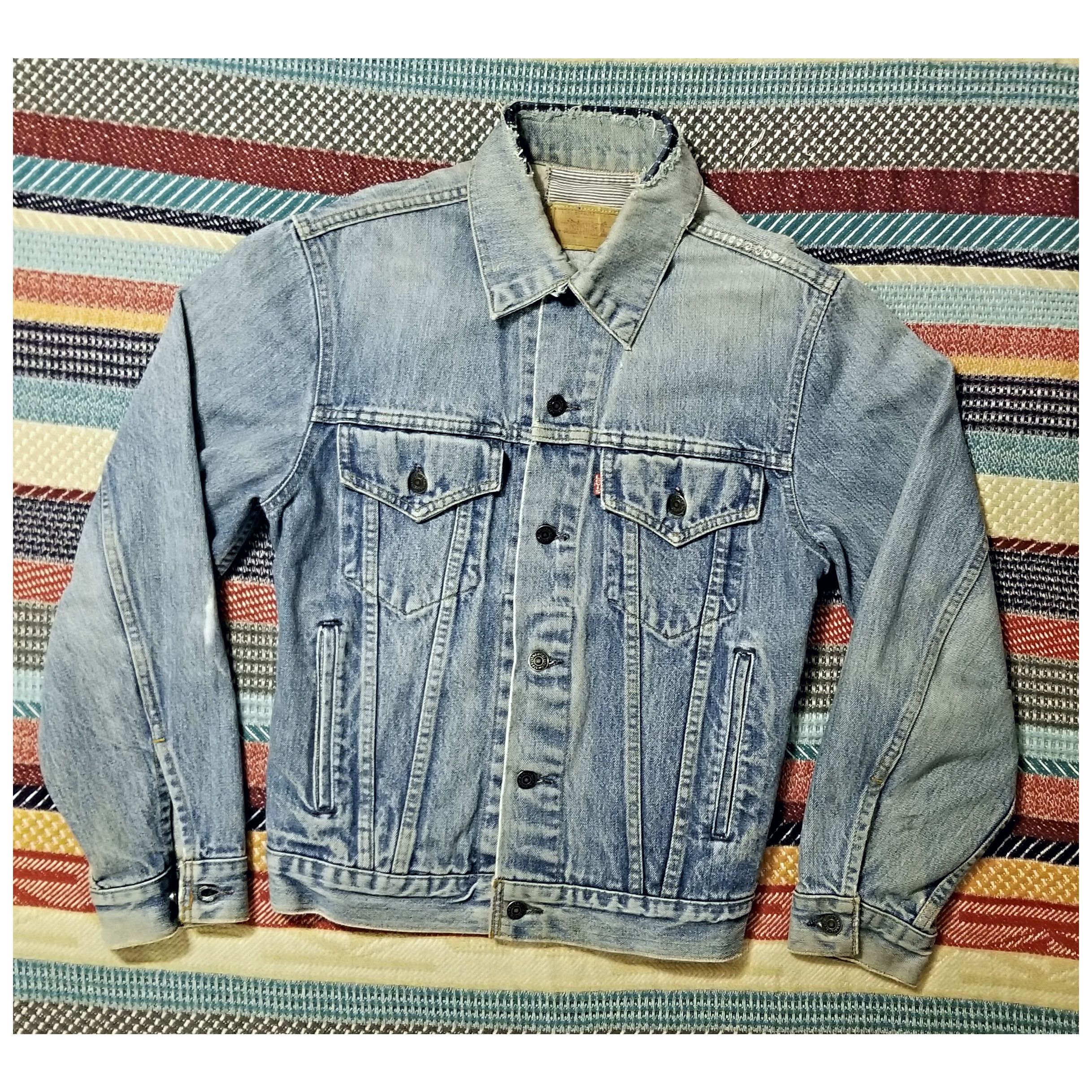 Levi's VTG. LEVI'S DISTRESSED/ REPAIRED TRUCKER JACKET- SIZE LRG Size US L / EU 52-54 / 3 - 3 Thumbnail