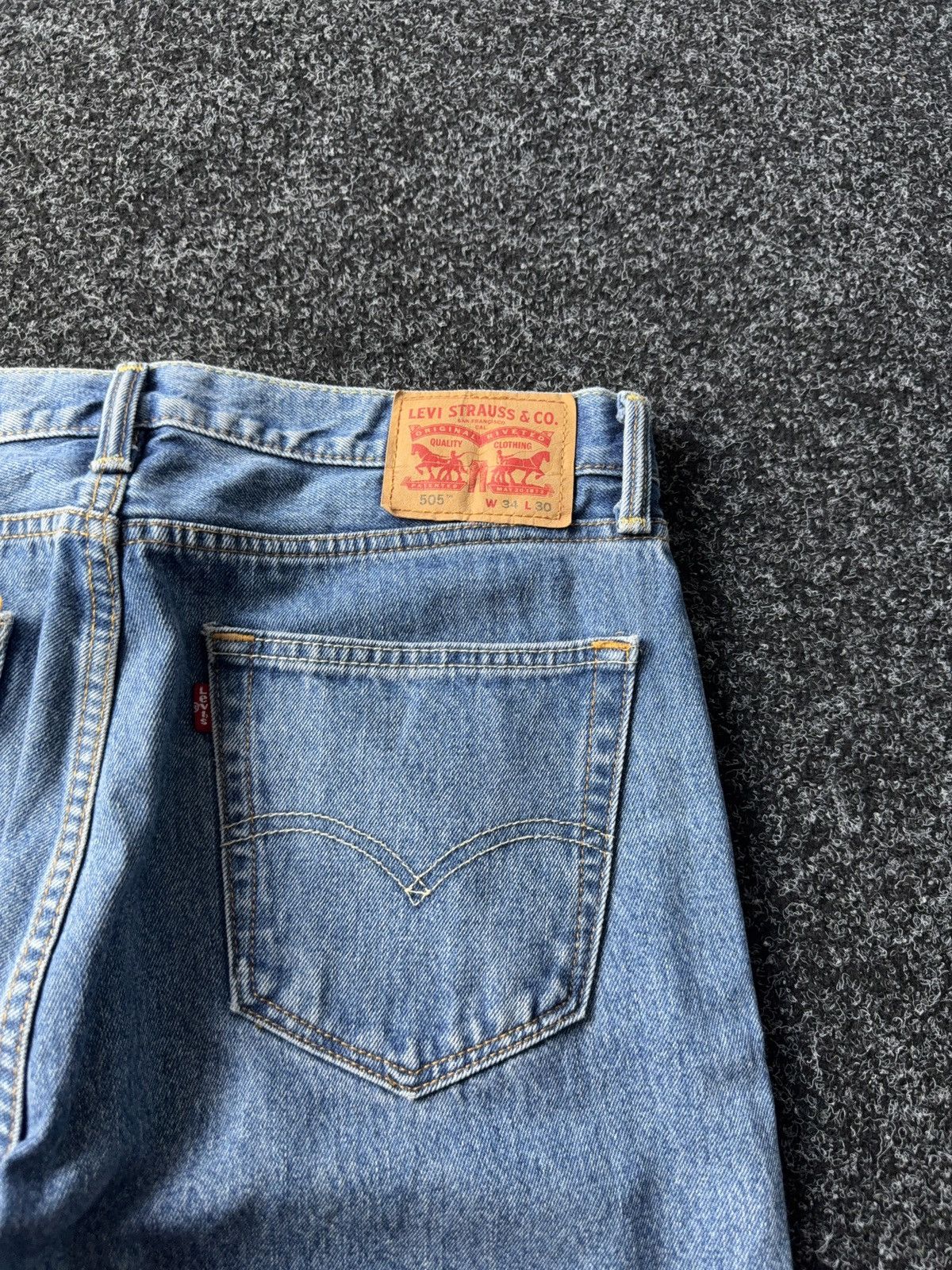 Levi's × Vintage Vintage 00s 505 Levi’s Zip Fly Denim Jeans Size US 34 / EU 50 - 14 Thumbnail