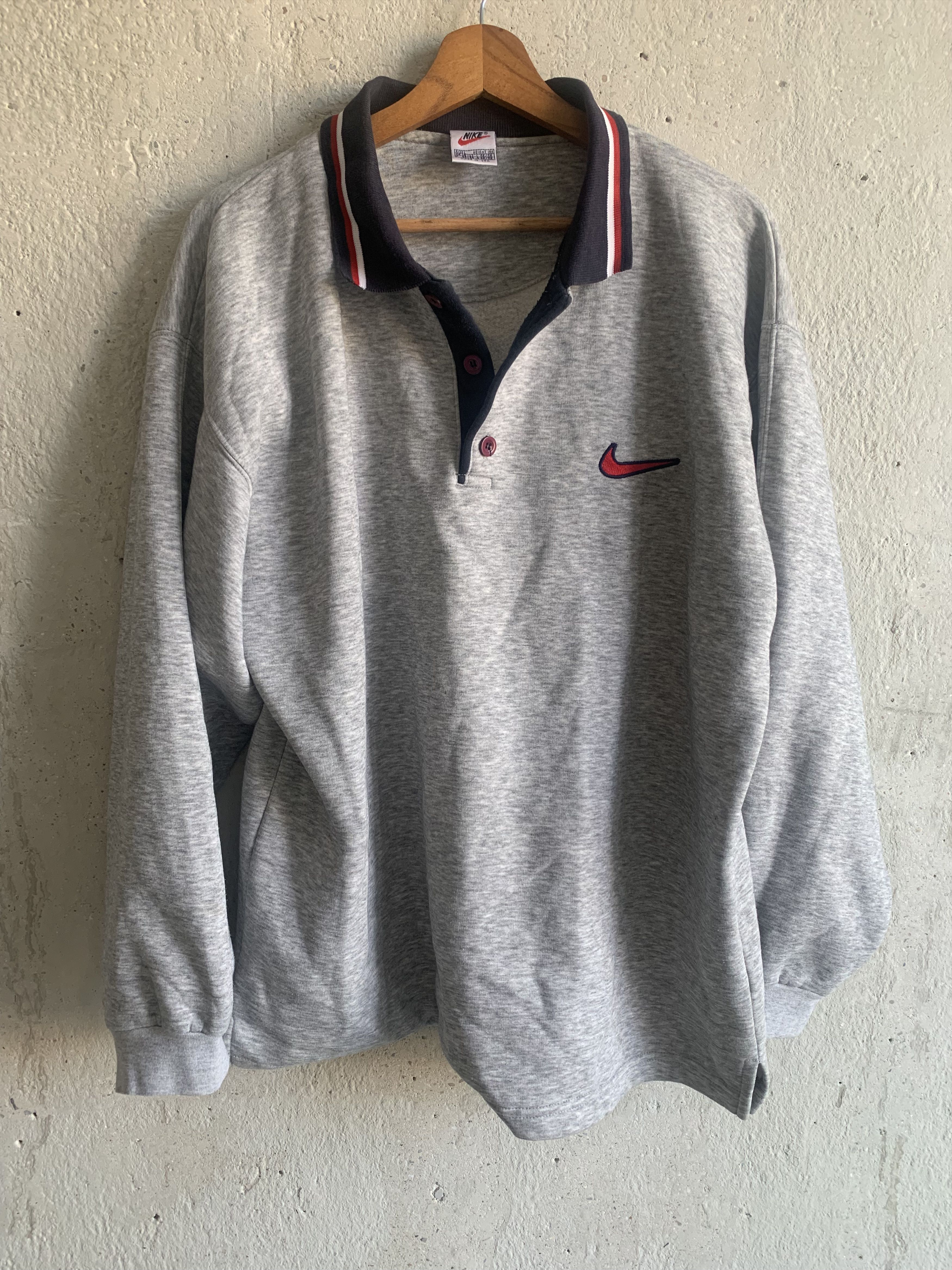 Nike Vintage Nike sweatshirt L Size US L / EU 52-54 / 3 - 1 Thumbnail