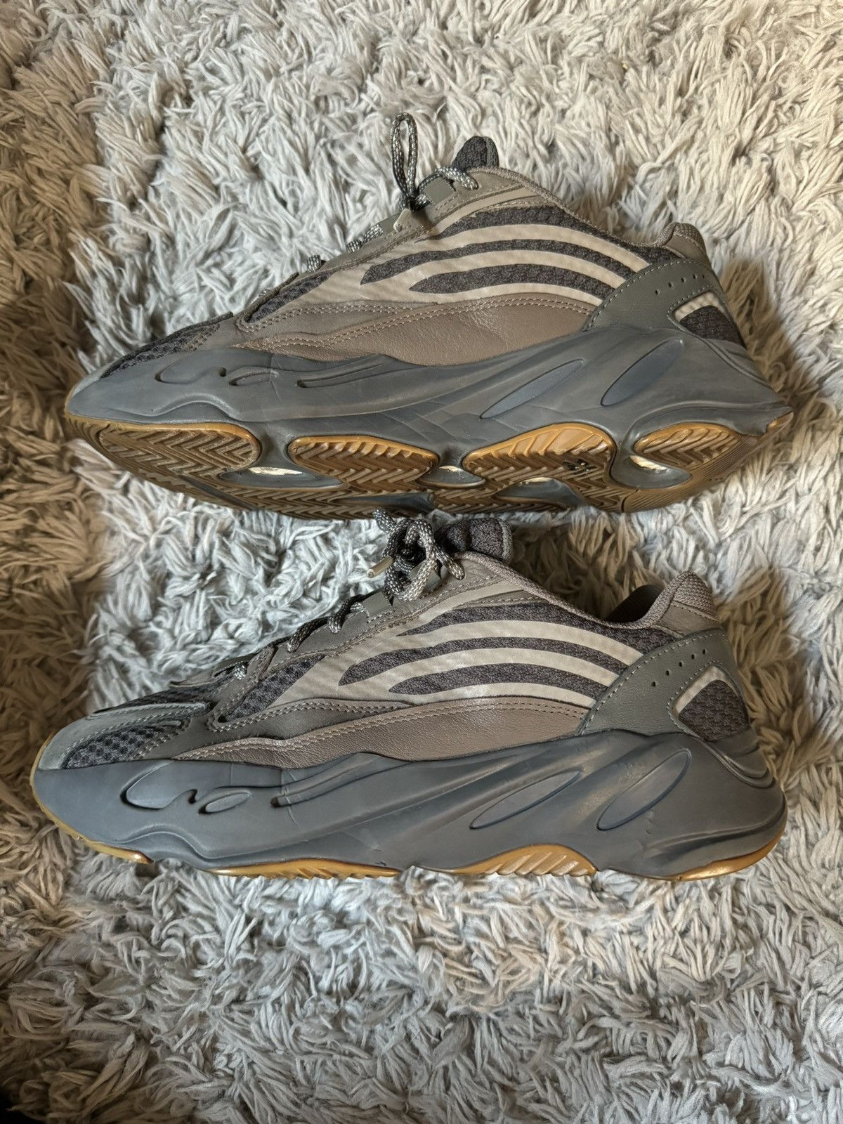 Adidas × Kanye West × Yeezy Adidas Yeezy Boost 700 V2 Geode Size US 9.5 / EU 42-43 - 4 Thumbnail