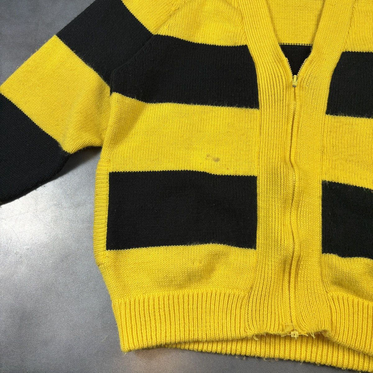 Other × Vintage 1980s Vintage Cardigan Sweater Striped Zip-Up Bumble Bee 80s Size US S / EU 44-46 / 1 - 7 Thumbnail