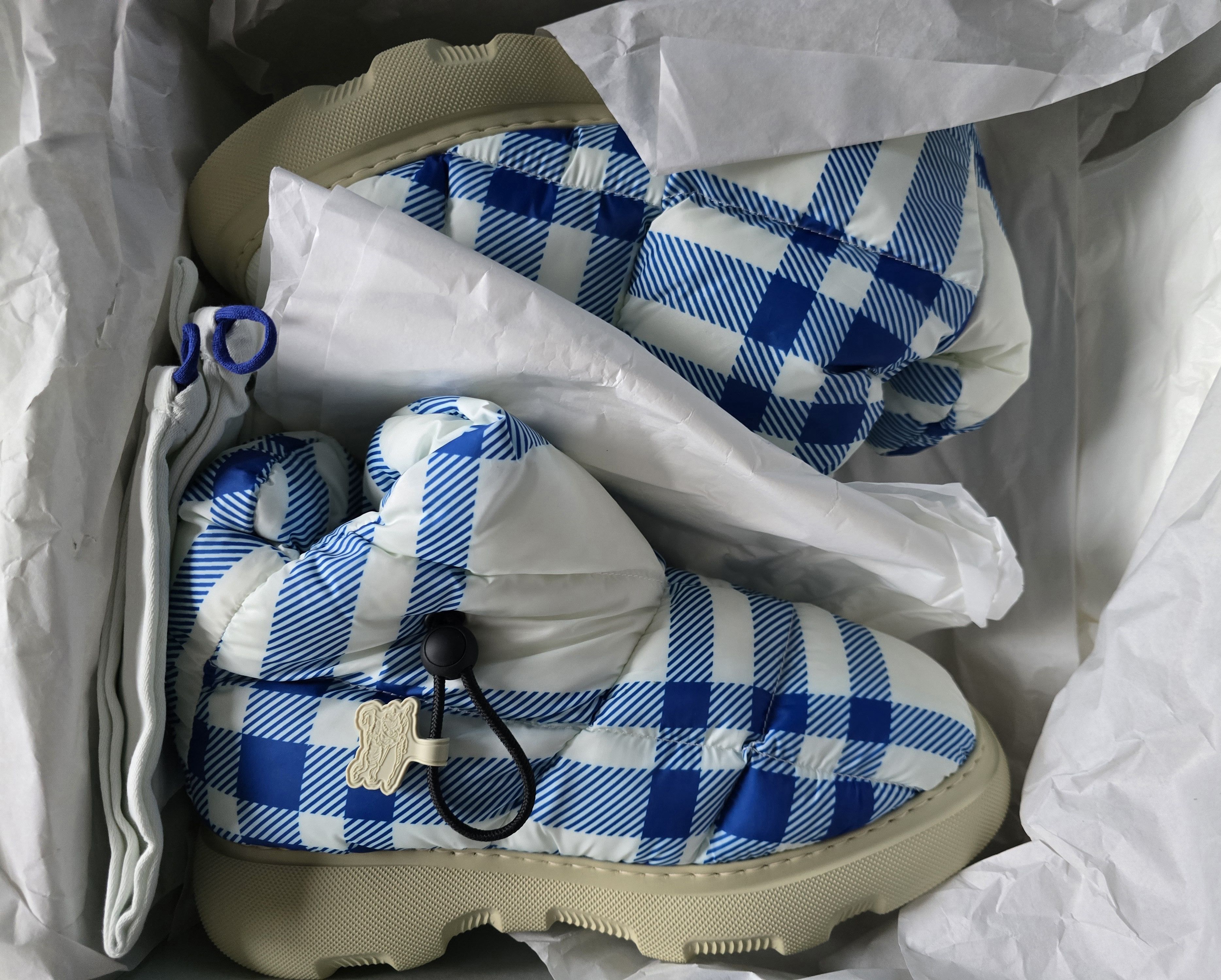Burberry BURBERRY Checked Padded Ankle Boots White/Blue Size US 8 / EU 41 - 9 Thumbnail