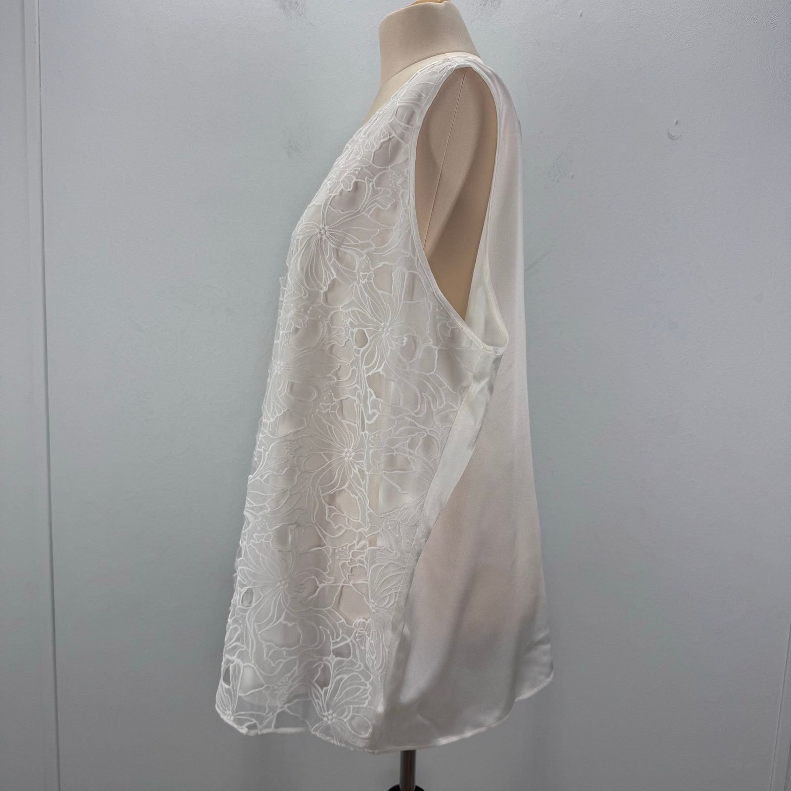 Marina Rinaldi Marina Rinaldi White Floral Lace Cutout Embroidered Top US24 Size 4XL / US 24-26 - 3 Thumbnail