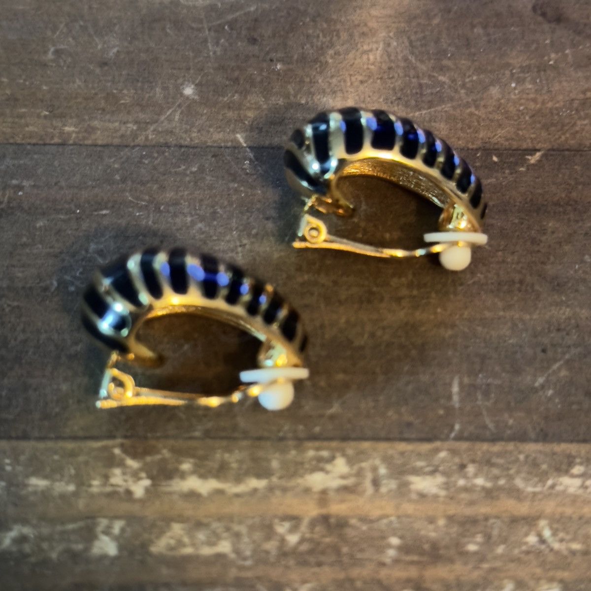 Joan Rivers Vintage Joan Rivers zebra striped clip on earrings Size ONE SIZE - 6 Thumbnail