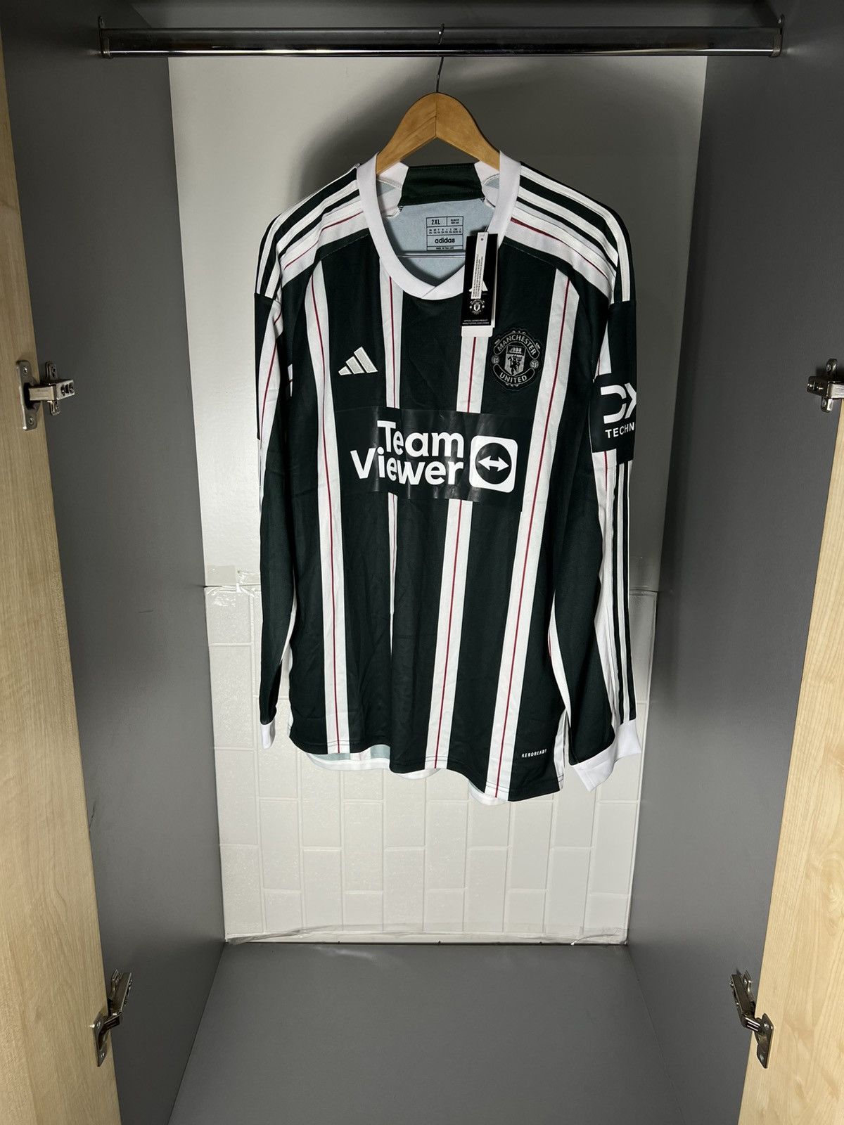 Vintage VERY RARE ADIDAS FC MANCHESTER UNITED ENGLAND SOCCER JERSEY Size US XXL / EU 58 / 5 - 3 Thumbnail