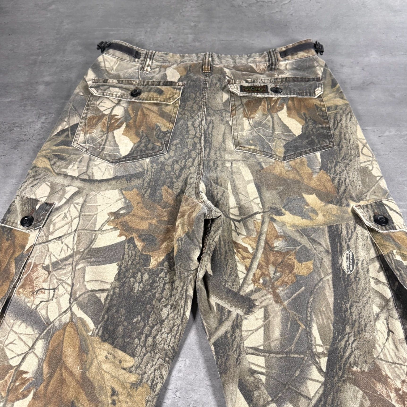 Realtree Realtree Cargo Pants Mens 32 Regular Camouflage Hardwoods Multicolor Cargo Pattern Hunting Outdoor Gorpcore Shirts? Size US 32 / EU 48 - 3 Thumbnail