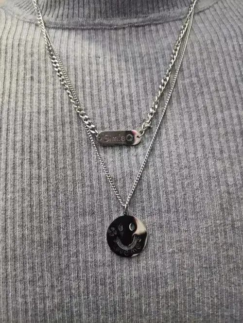 VIBE Smiling Face Vintage Necklace chain pendent Size ONE SIZE - 4 Thumbnail