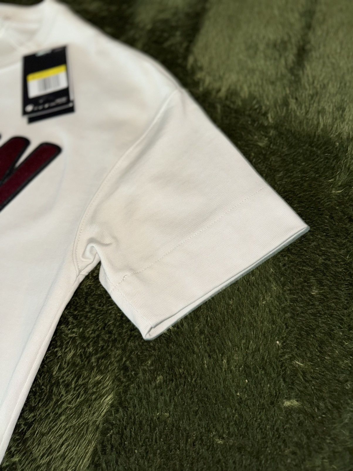 Nike [S] Nike NSW Appliqué Patch Soft Touch T-Shirt Size US S / EU 44-46 / 1 - 4 Thumbnail