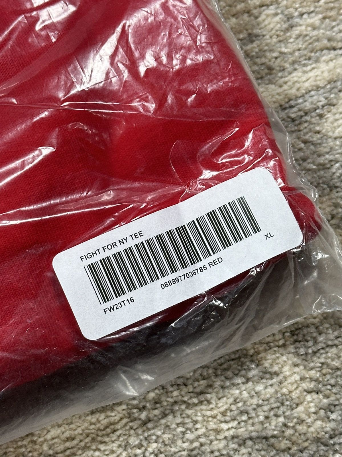 Supreme Supreme Fight For NY Tee - Red - XL - FW23 Size US XL / EU 56 / 4 - 5 Thumbnail