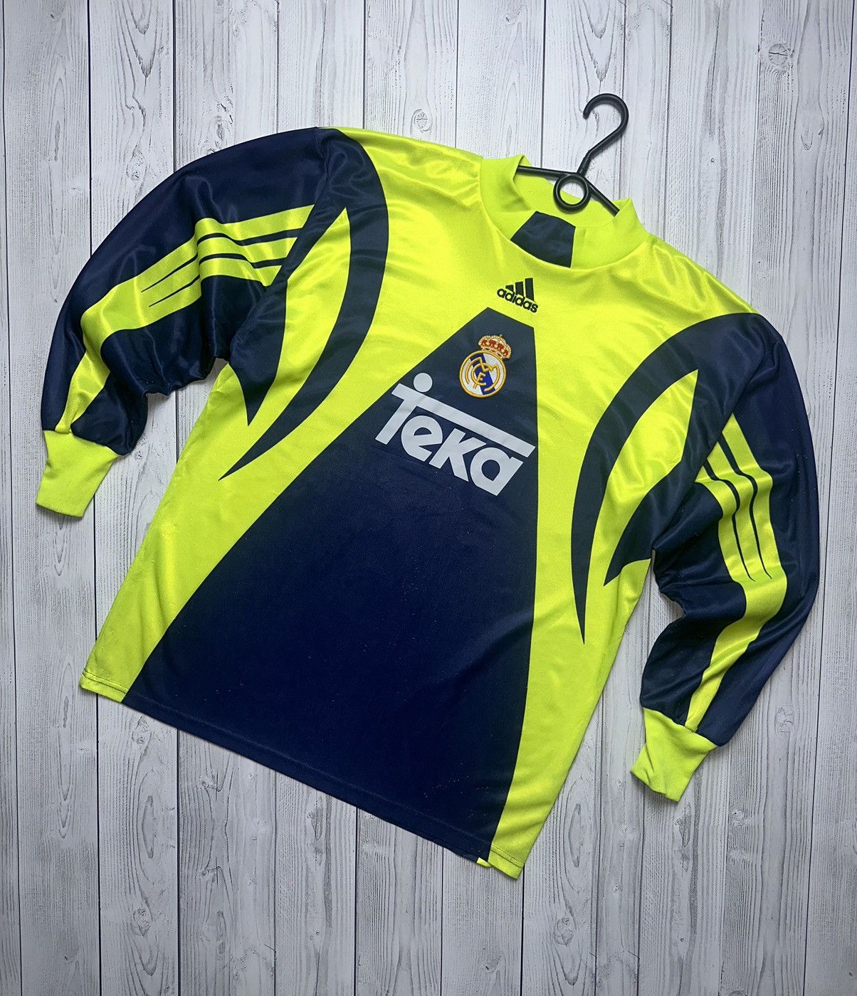 Vintage Vintage Real Madrid adidas goalkeeper jersey very rare L Size US L / EU 52-54 / 3 - 2 Thumbnail