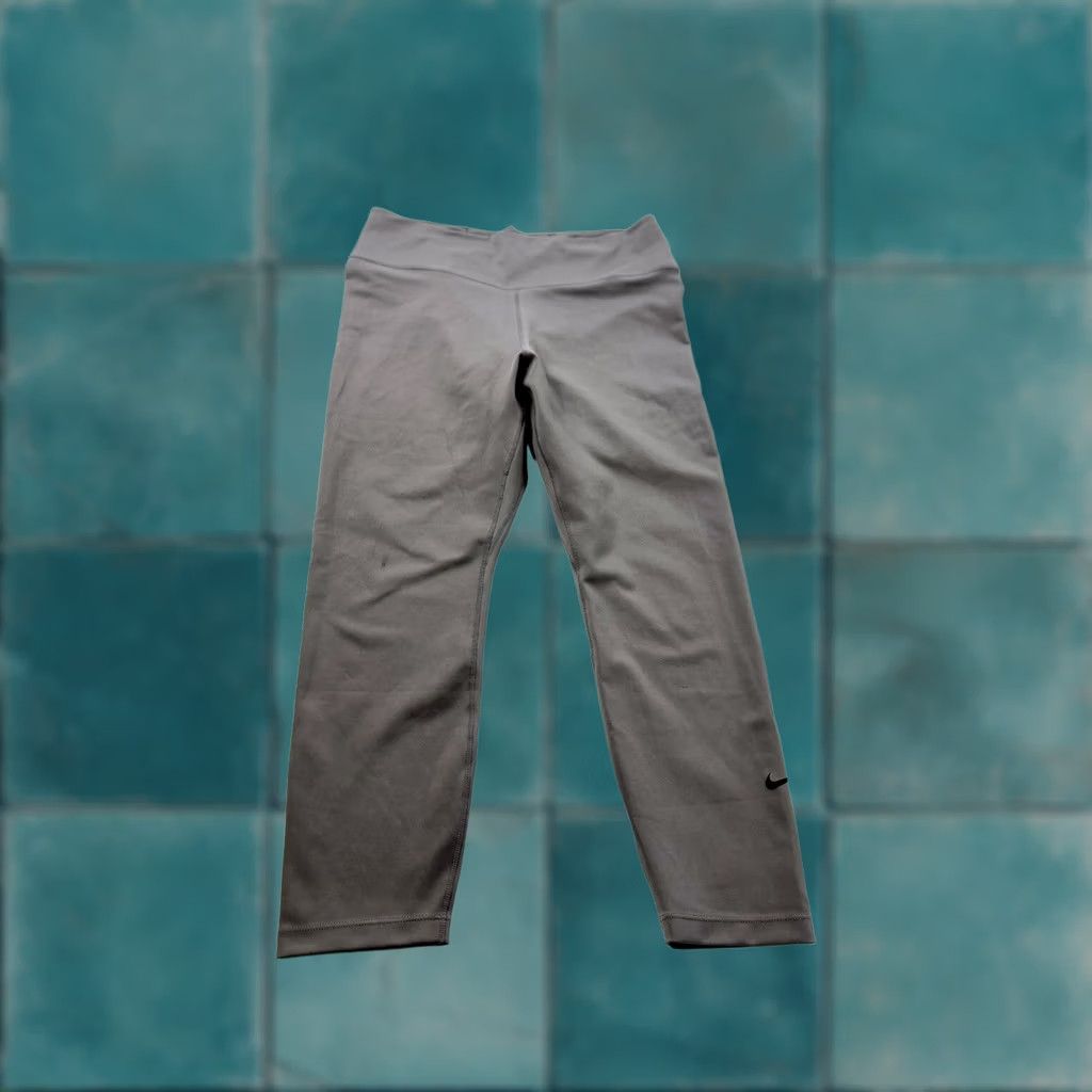 Nike Nike Cropped Womens L Gray One Leggings Women Grey BV0001 Size 36" / US 14 / IT 50 - 1 Thumbnail