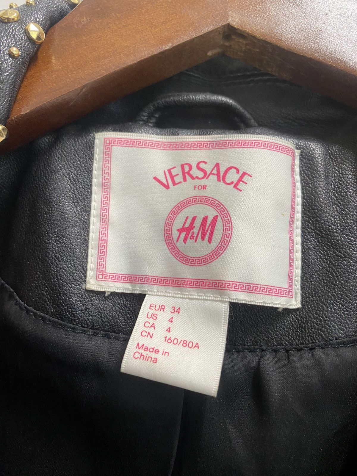 Designer × Versace Vesace x H&M Biker Jacket Size S / US 4 / IT 40 - 4 Thumbnail