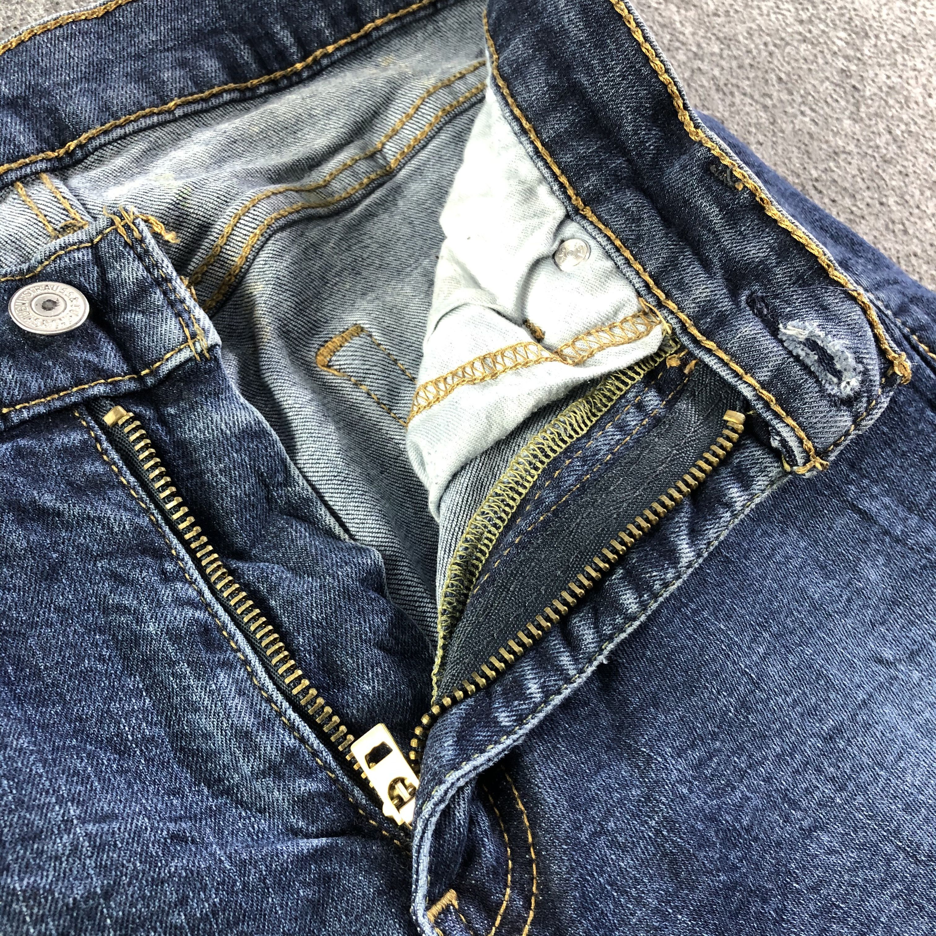 Levi's Vintage Blue Wash Levis Jeans-J4373 Size US 27 - 9 Thumbnail