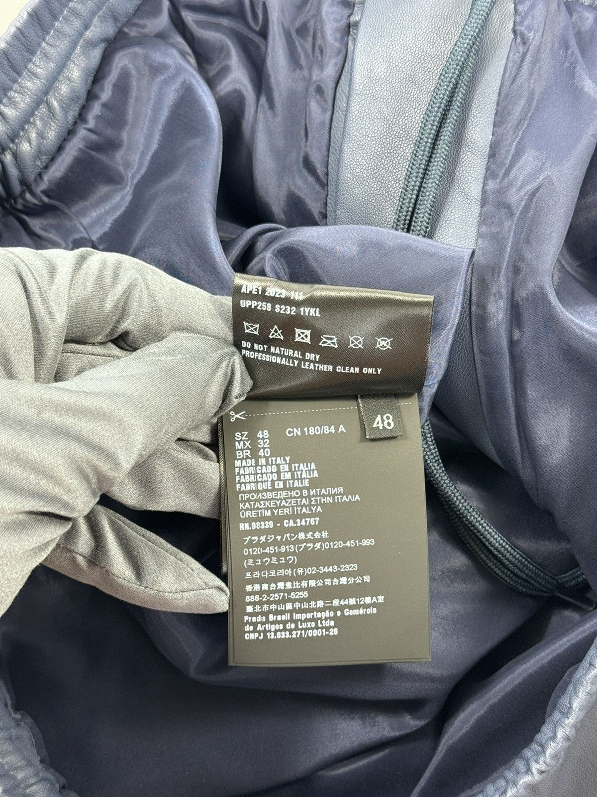 Prada PRADA LEATHER SHORTS Size US 32 / EU 48 - 10 Thumbnail
