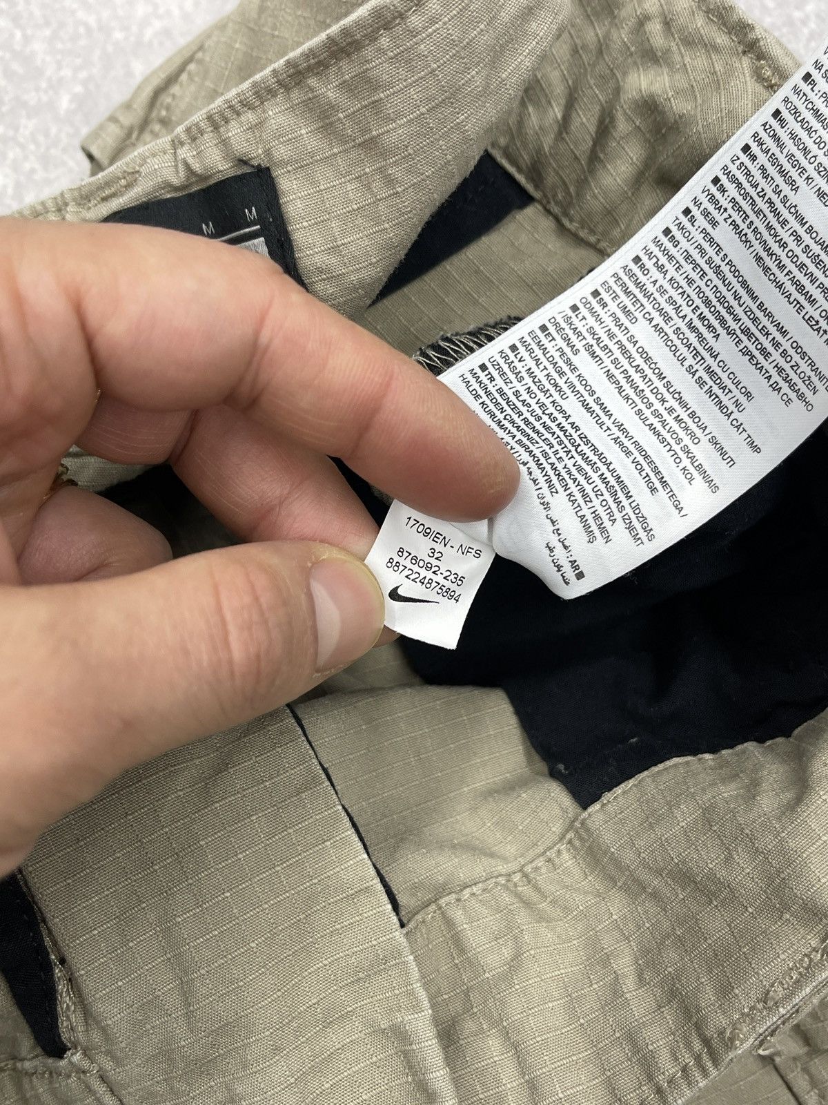 Nike Mens Nike SB Hawthorne Cargo Shorts Beige Drill Y2K TECH ACG Size US 32 / EU 48 - 10 Thumbnail