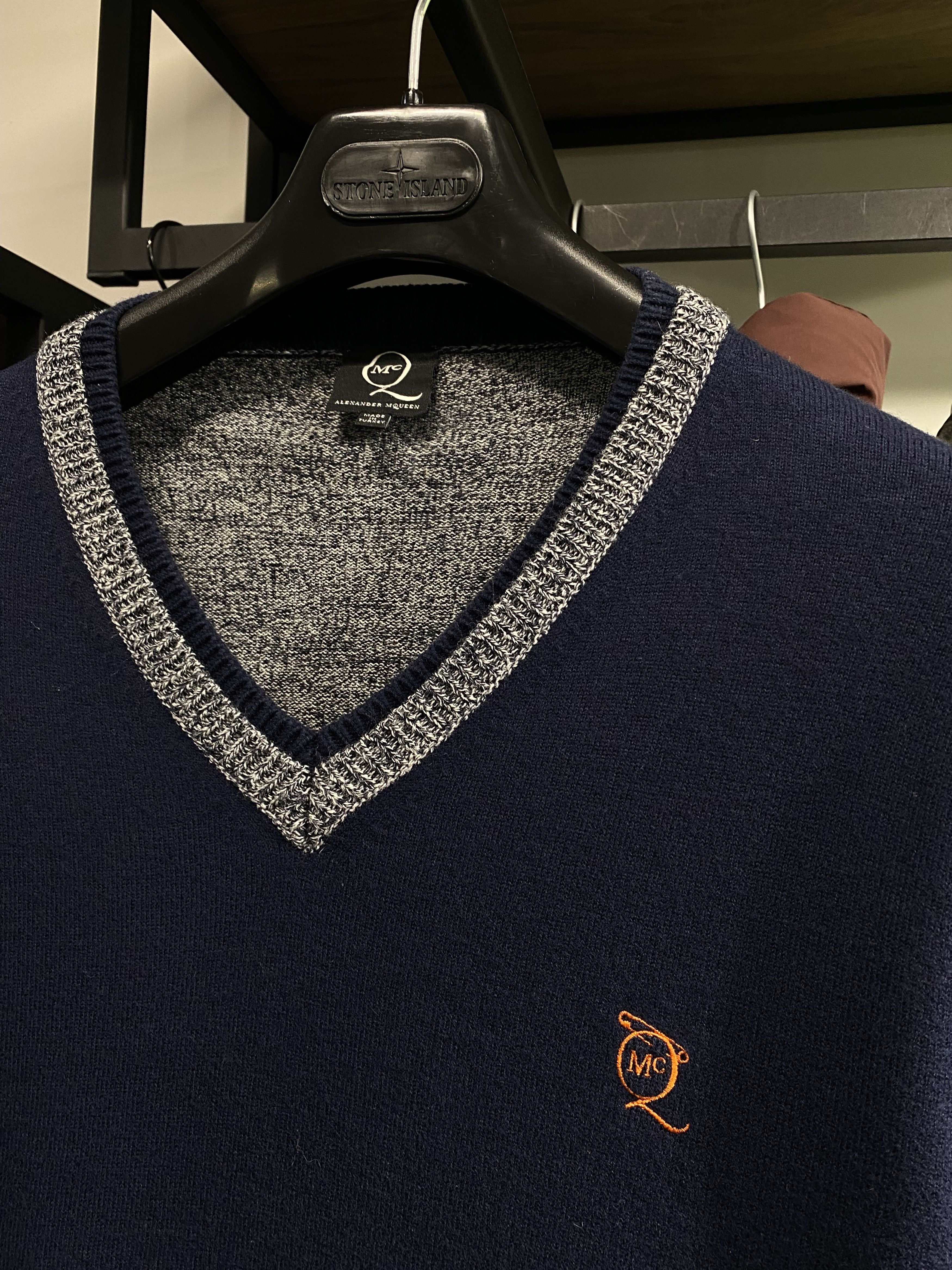 Alexander McQueen Vintage Alexander Mcqueen wool V sweater ss12 size L Size US L / EU 52-54 / 3 - 4 Thumbnail
