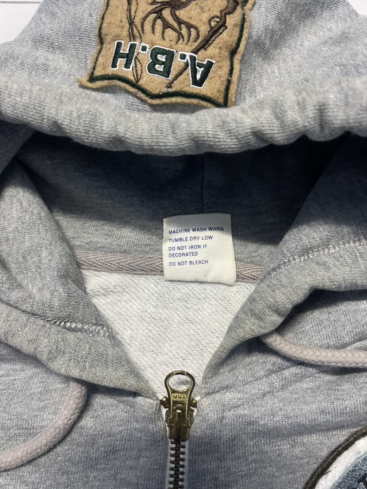 Champion 🔥HOT🔥VINTAGE CHAMPION WORLDWIDE PATCHES VERY RARE Size US M / EU 48-50 / 2 - 6 Thumbnail