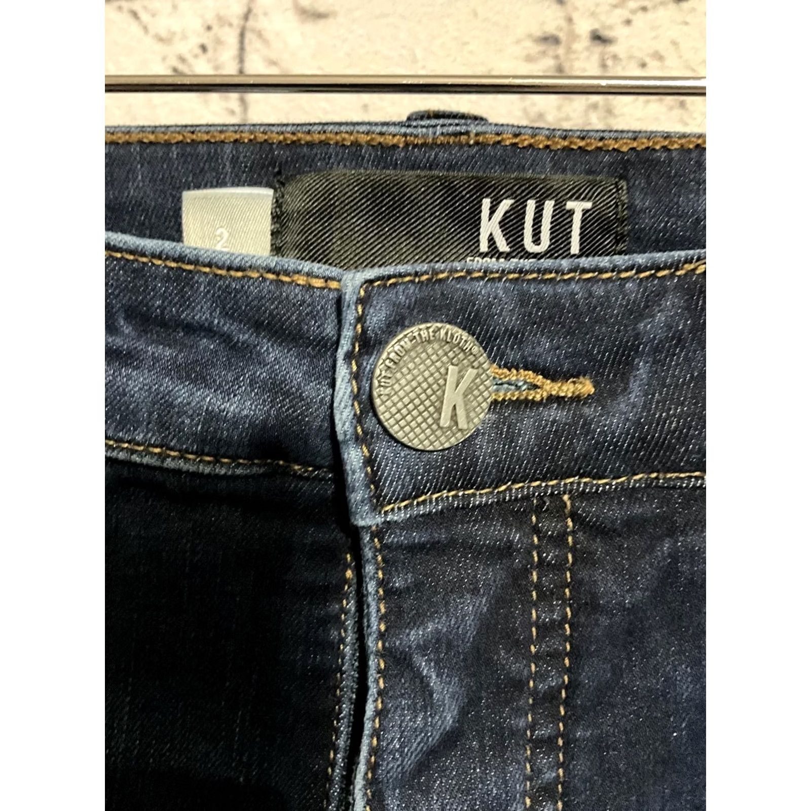 Vintage KUT from the Kloth Jeans Skinny Dark Wash Size 2 Women Regular 25x25.5 Button Closure Cotton Blend Denim Slim Inseam 25.5 Size 42" / US 20 - 5 Thumbnail