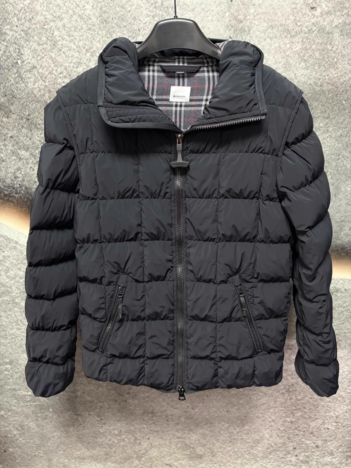 Burberry Burberry Men's Black Down Jacket S Almost New Size US S / EU 44-46 / 1 - 1 Thumbnail