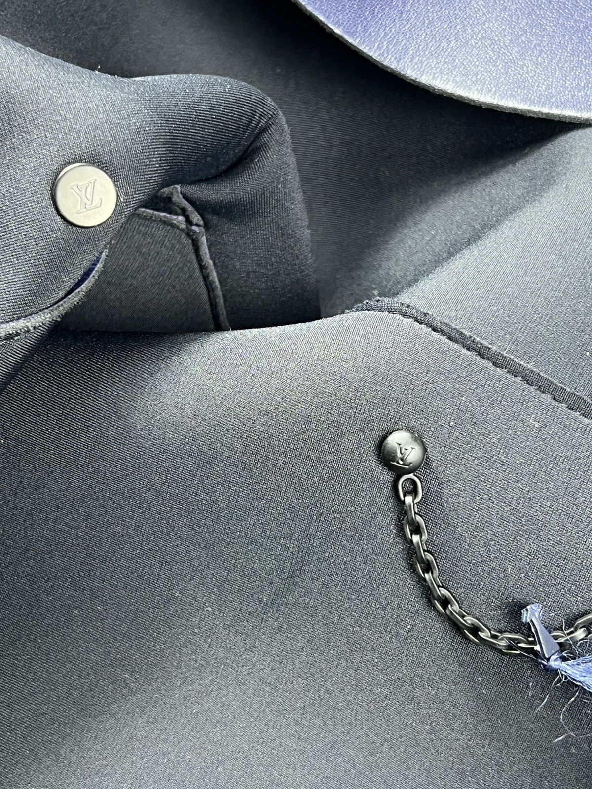 Louis Vuitton Louis Vuitton Leather Dark Blue Hooded Zip Up Jacket Size L Size US L / EU 52-54 / 3 - 13 Thumbnail
