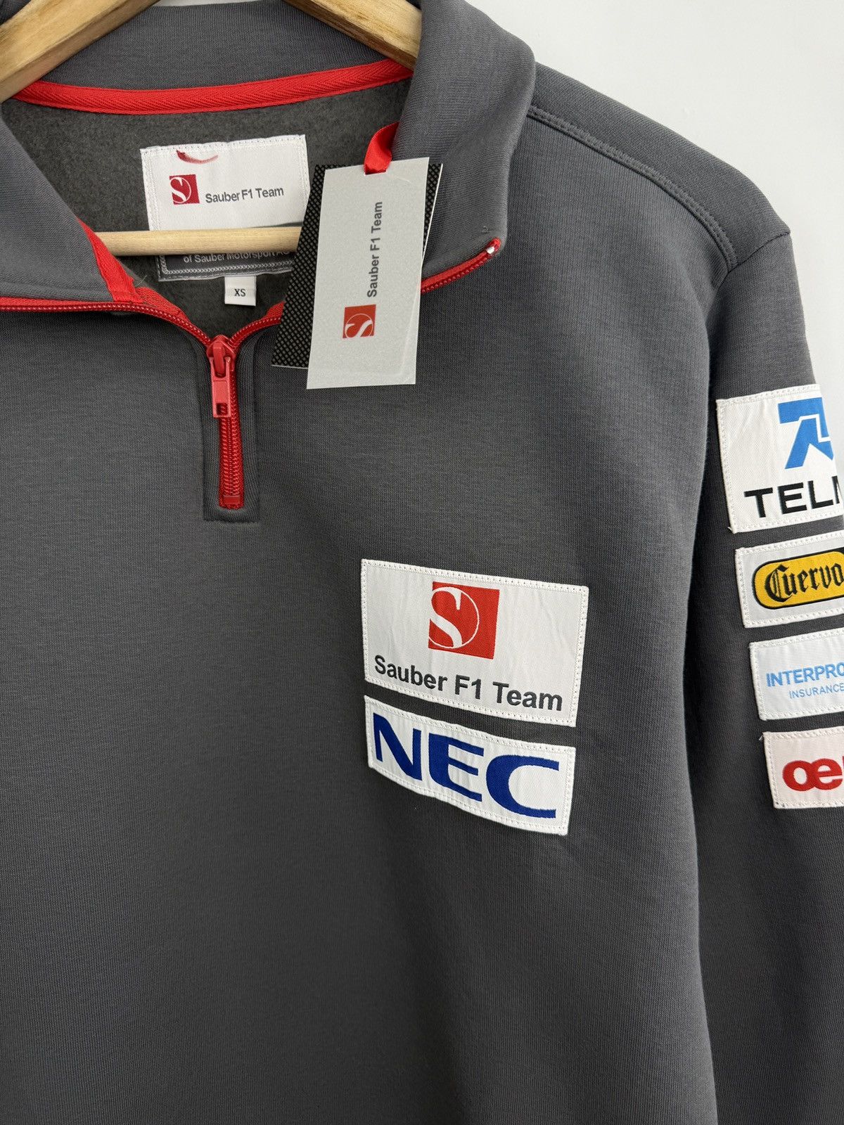Formula 1 ❗️NWT 🇨🇭 Sauber F1 Team NEC Formula 1 Pirelli Zip Sweatshirt Size US S / EU 44-46 / 1 - 4 Thumbnail