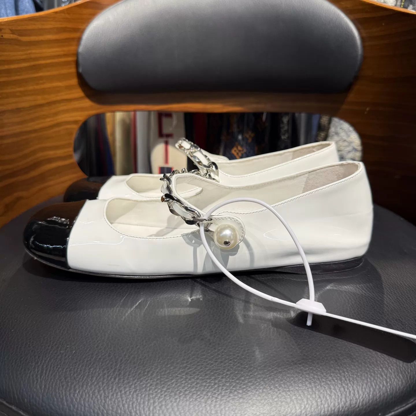 Miu Miu MIU MIU Mary Jane Flat Shoes 37 Like New Size US 6.5 / IT 36.5 - 6 Thumbnail
