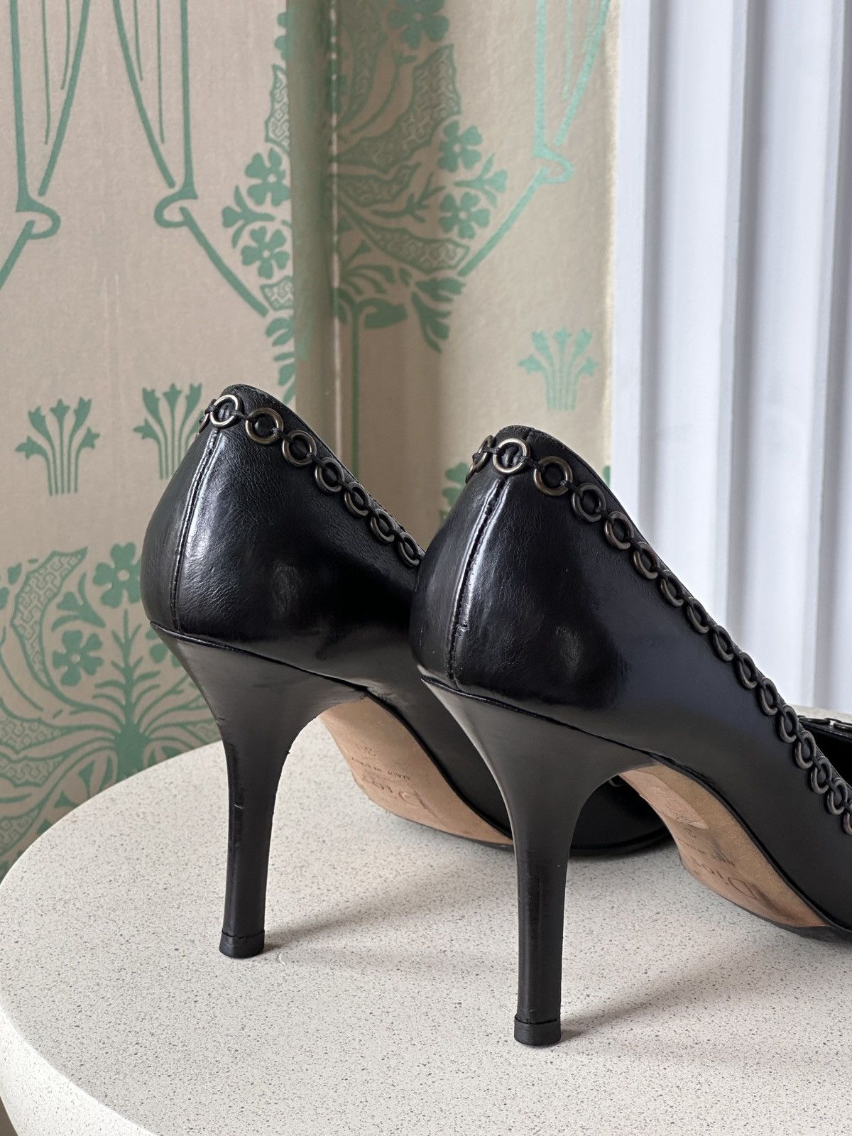 Dior DIOR Black Leather Chain Detail Pumps CD Logo EU 39 / US 9 Size US 9 / IT 39 - 7 Thumbnail