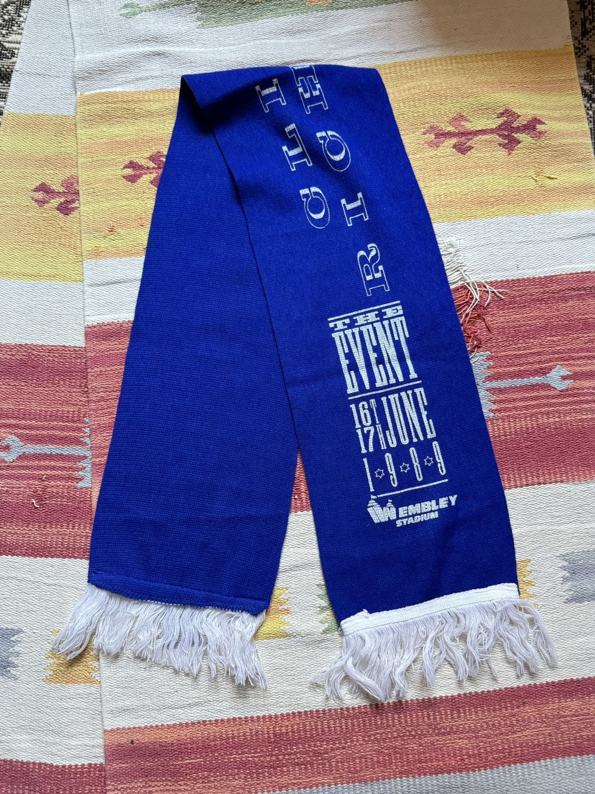 Band Tees Vintage 80s Cliff Richard 1989 Wembley Stadium Tour Scarf Size ONE SIZE - 2 Thumbnail