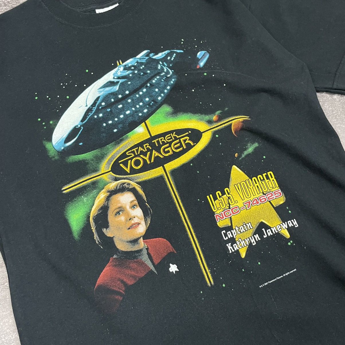 Vintage Vintage StarTrek Voyager Captain Kathryn Janeway T Shirt Size US M / EU 48-50 / 2 - 6 Thumbnail