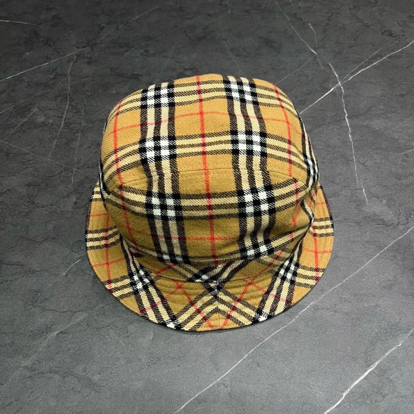 Burberry Burberry Check Bucket Hat. Size ONE SIZE - 1 Thumbnail