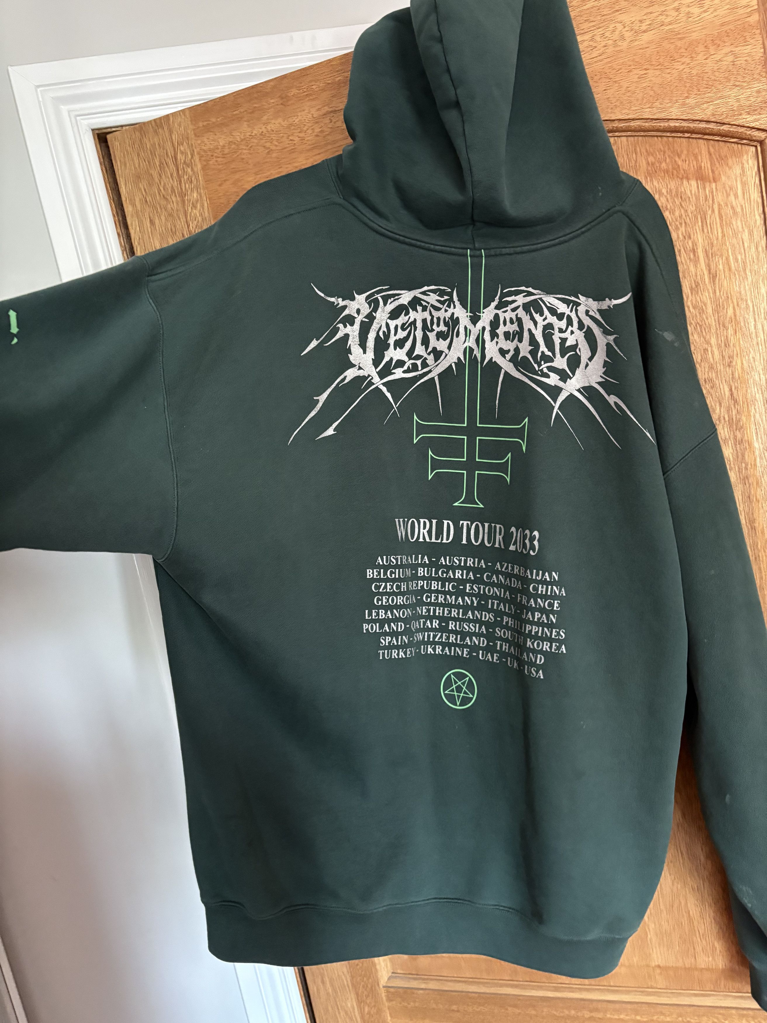 Vetements Vetements METAL PATCH LOGO Hoodie Size US L / EU 52-54 / 3 - 3 Thumbnail