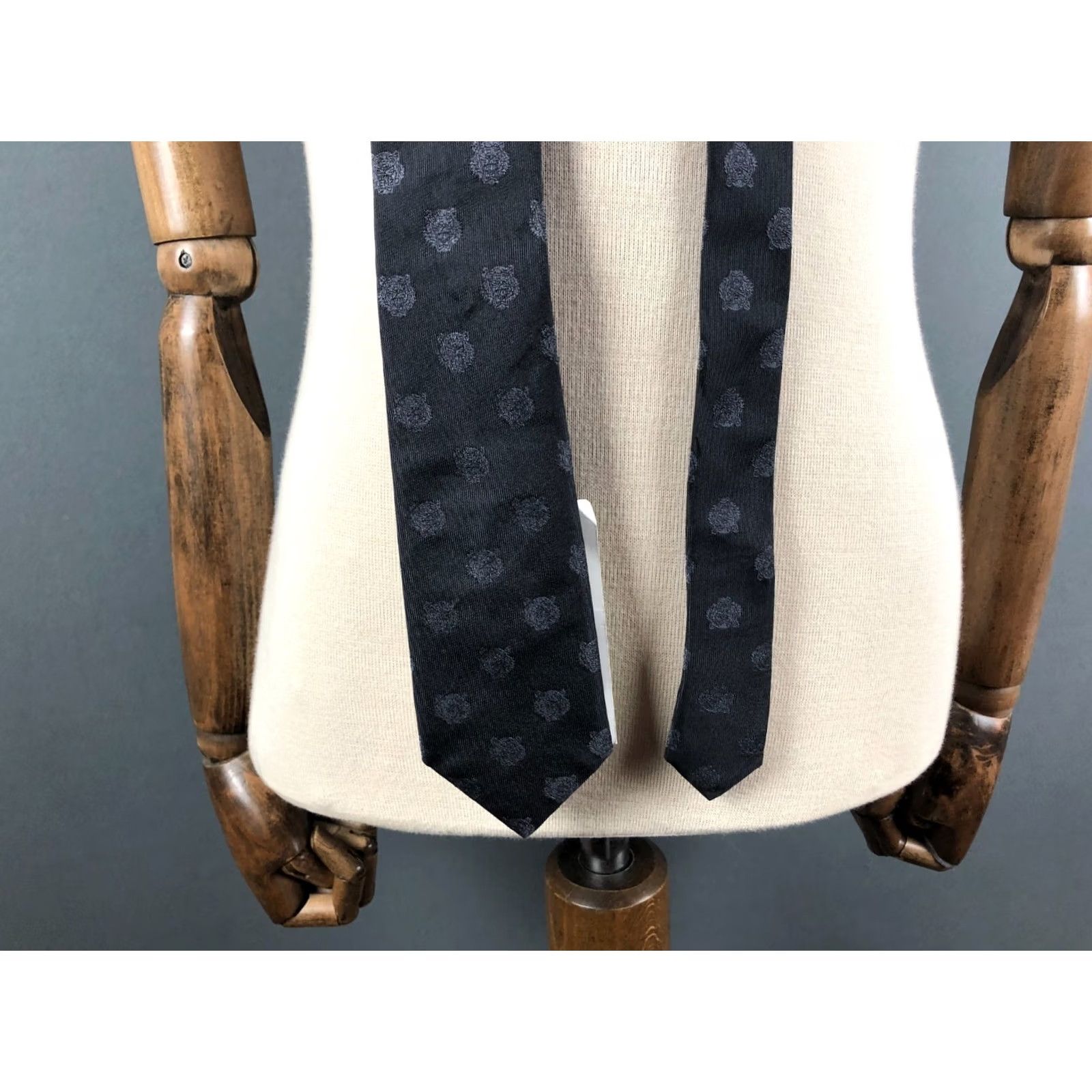 Kenzo KENZO Paris Men's Tie Dark Gray Silk Animal Print Necktie Classic 100% Silk Gray Mens Tie Size ONE SIZE - 3 Thumbnail