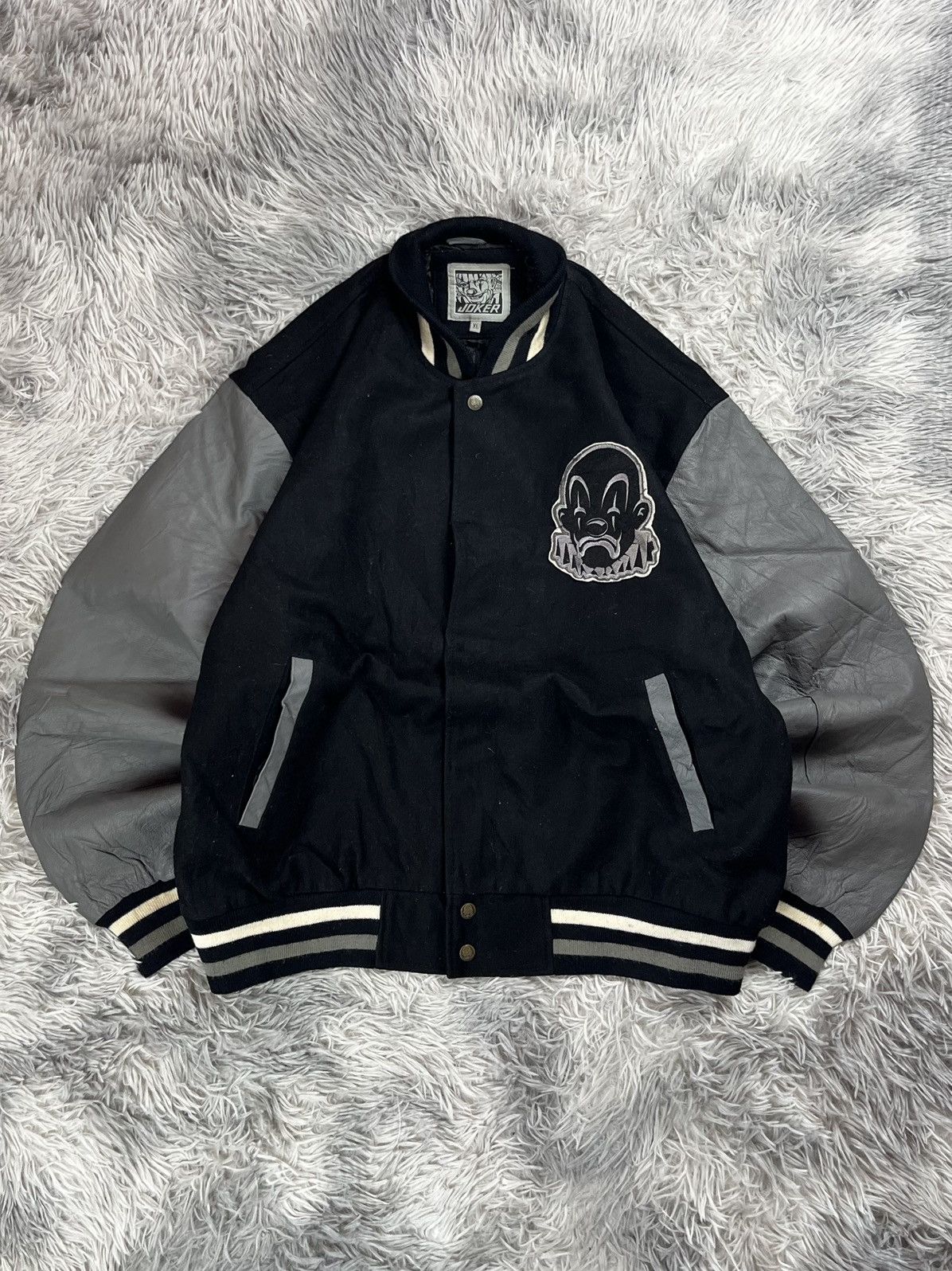 Vintage Vintage 90s joker varsity jacket Size US XL / EU 56 / 4 - 1 Thumbnail