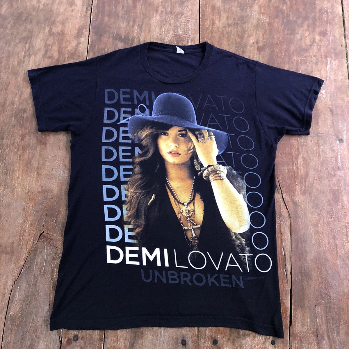 Band Tees Vintage 2012 Demi Lovato Tour T Shirt Size US M / EU 48-50 / 2 - 2 Thumbnail