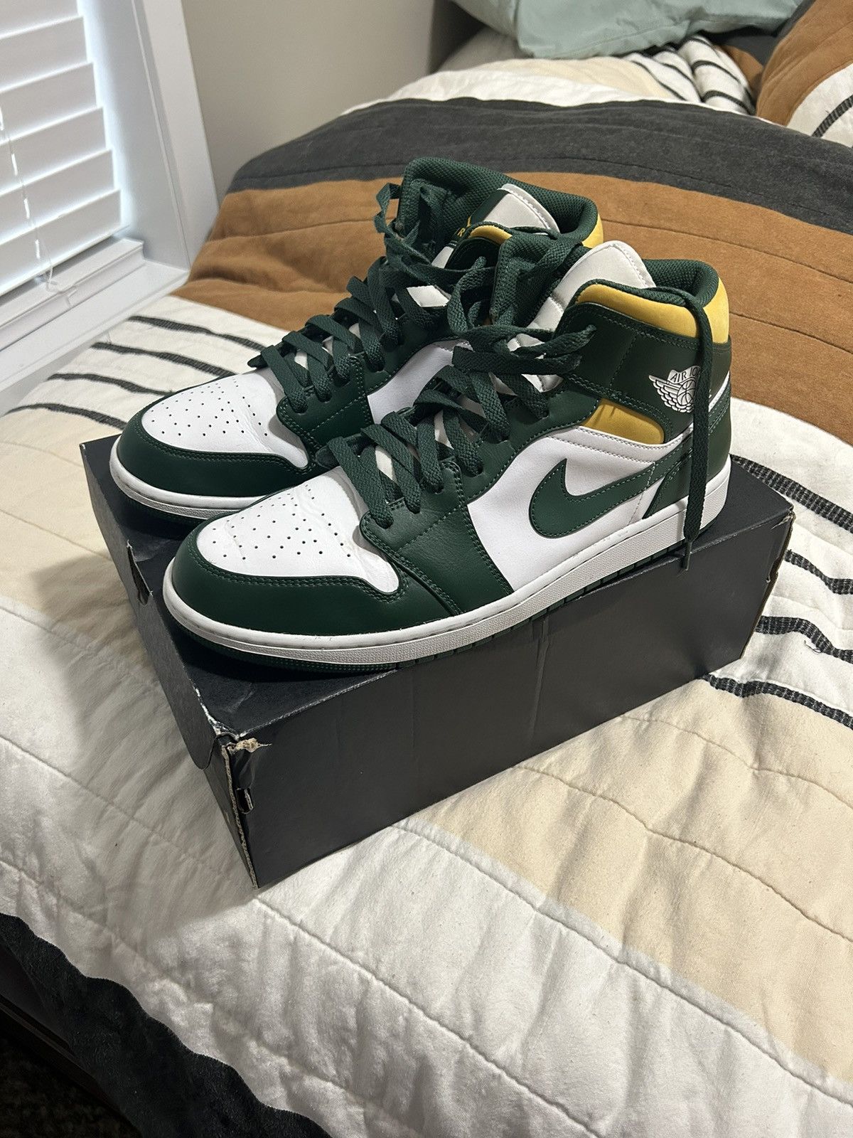 image of Jordan Nike Jordan 1 Mid Sonic Shoes in Green, Men's (Size 13)