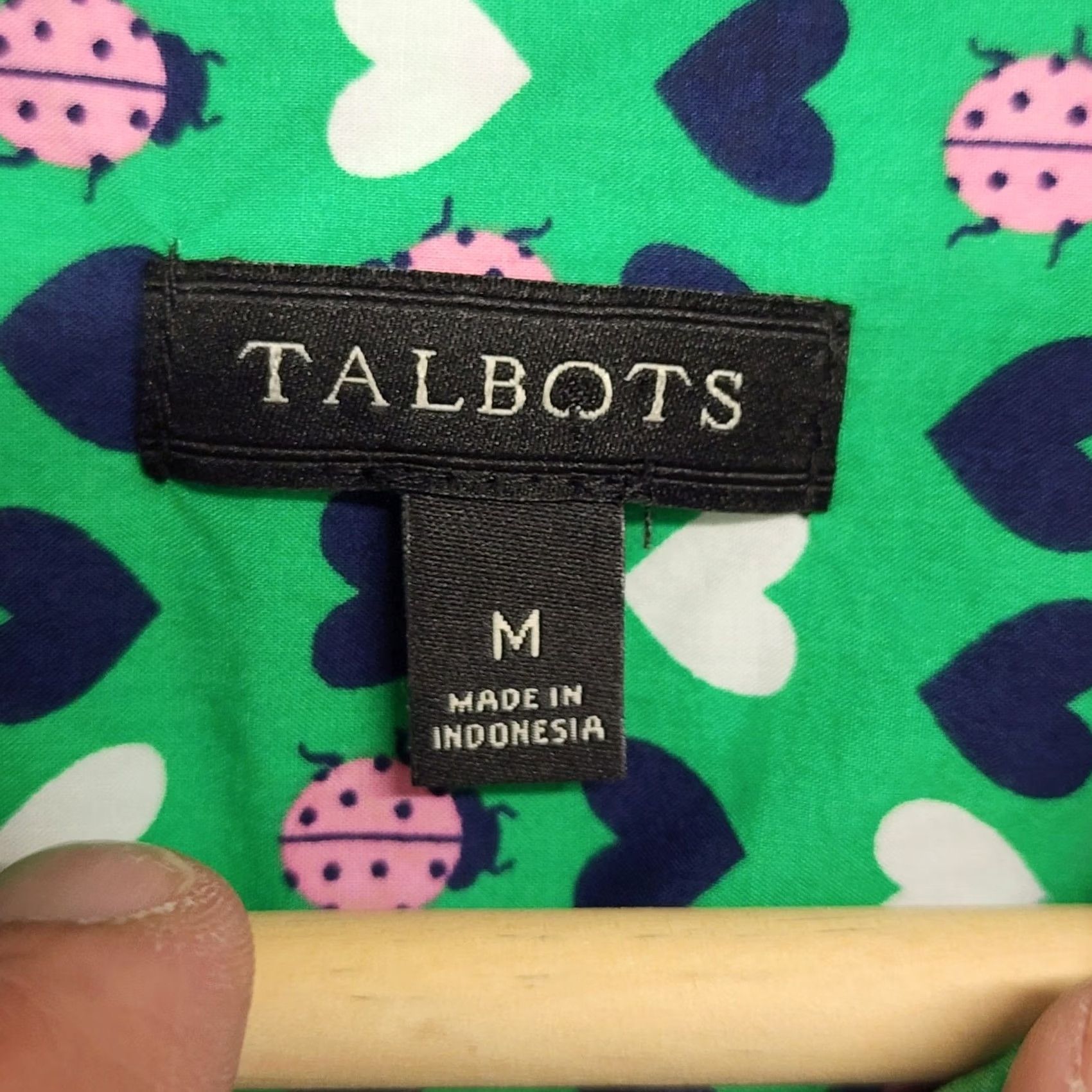 Talbots Talbots Shirt Womens Medium Green Heart Ladybug Long Sleeve Cotton Button-Front Adjustable Collar Mens? Size M / US 6-8 / IT 42-44 - 3 Thumbnail