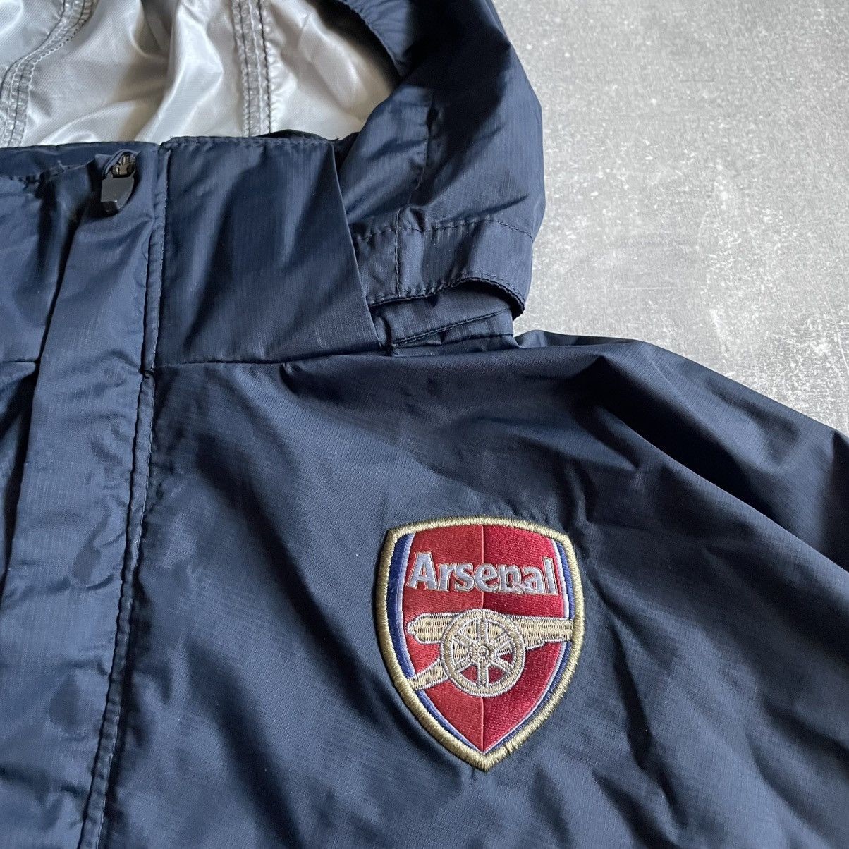 Nike Vintage Nike Arsenal Training Jacket Season zip hooded nylon Size US S / EU 44-46 / 1 - 4 Thumbnail