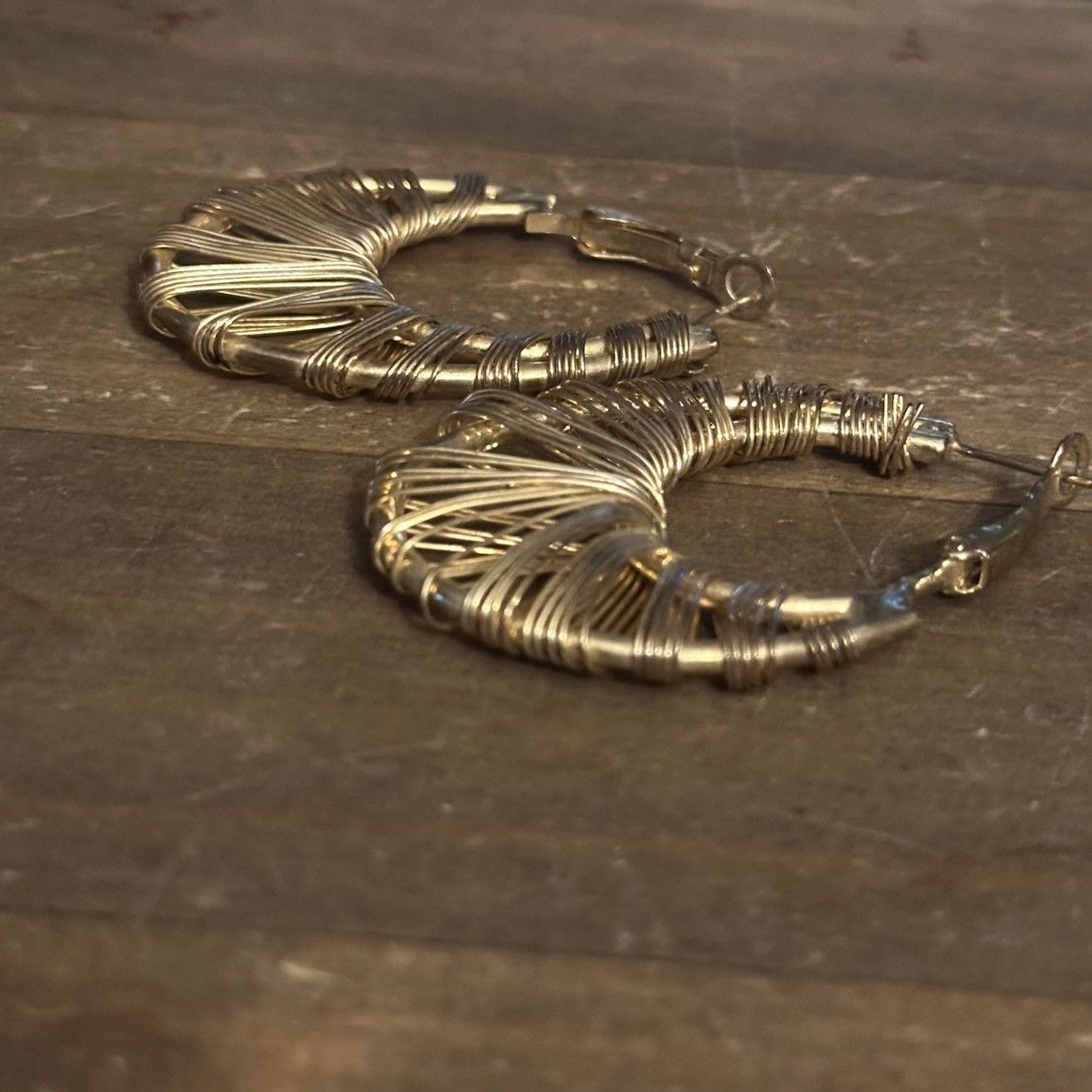 Other Gold tone wire wrapped hoop earrings Size ONE SIZE - 4 Thumbnail