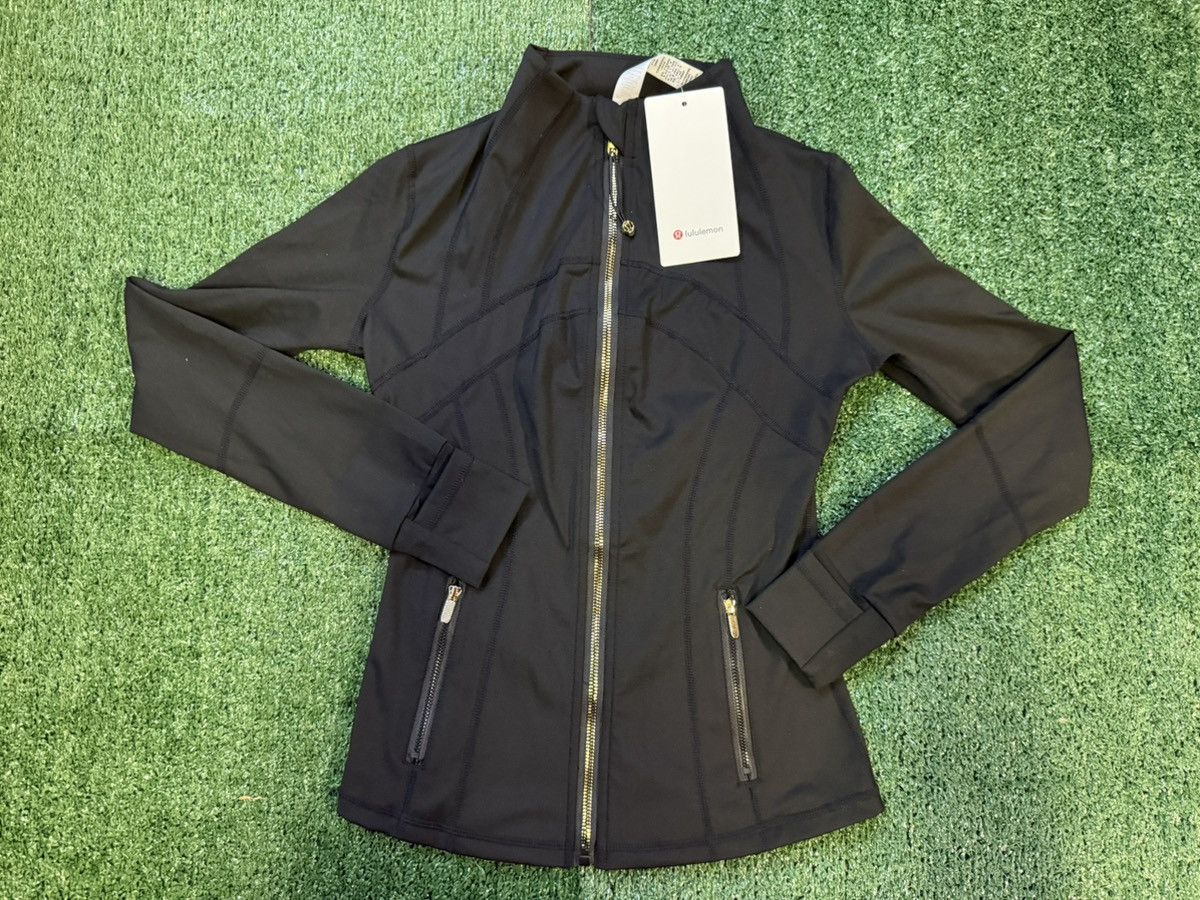 Lululemon Black with gold ripper lululemon Size S / US 4 / IT 40 - 1 Thumbnail