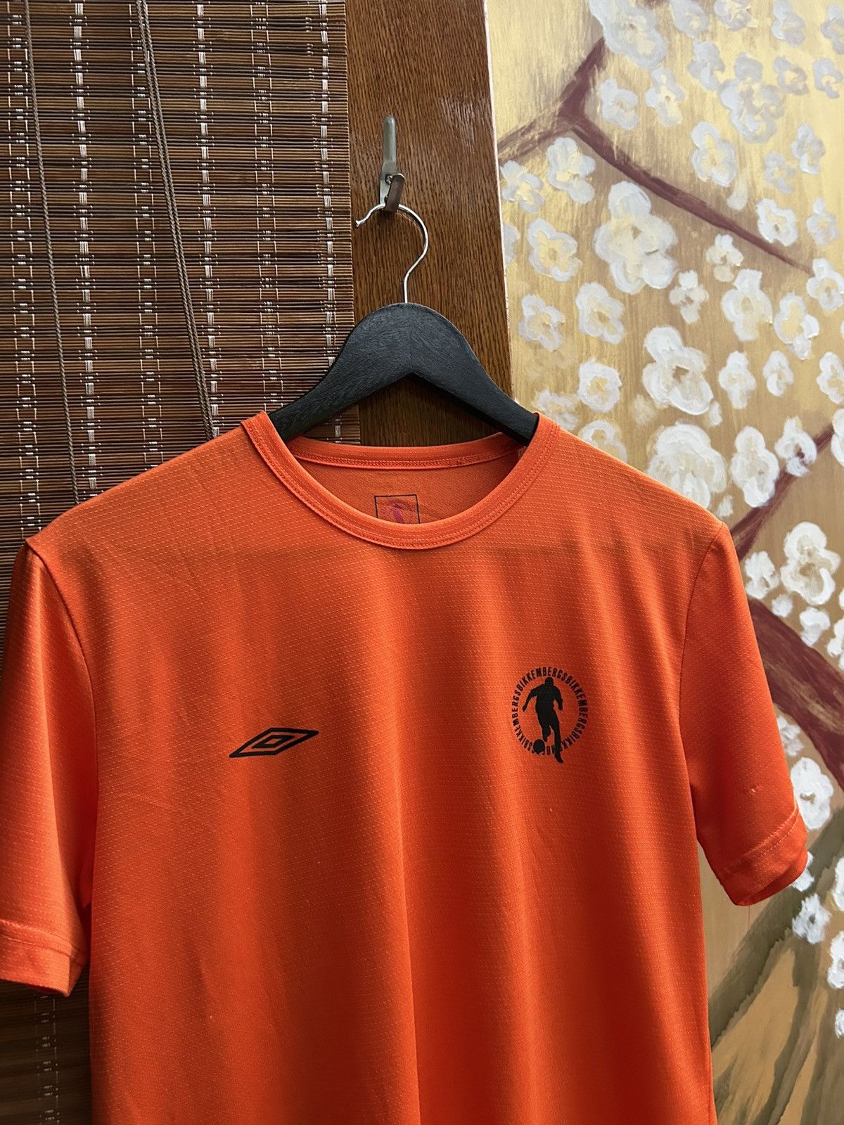 Dirk Bikkembergs Umbro x Bikkembergs Orange Soccer Football Jersey Tee Sz M Size US M / EU 48-50 / 2 - 4 Thumbnail
