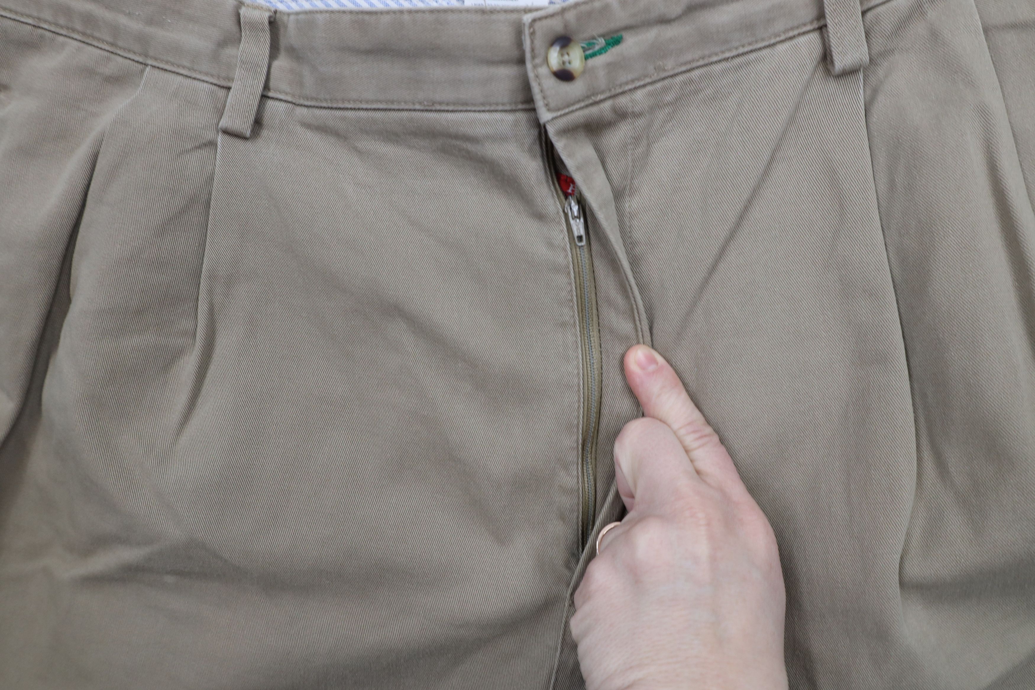 Tommy Hilfiger × Vintage Vintage 90s Tommy Hilfiger Pleated Wide Leg Chino Pants Size US 40 / EU 56 - 7 Thumbnail