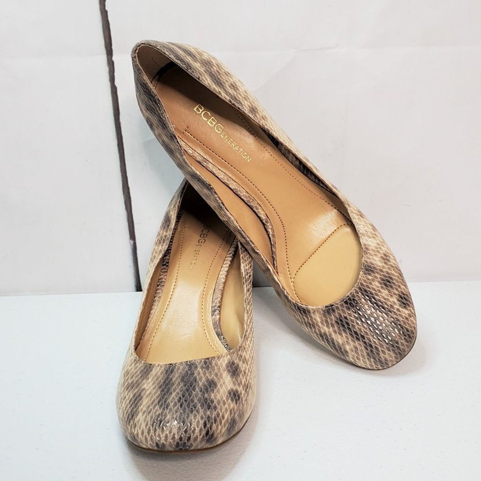 Designer BCBGeneration Gumby Faux Snake Print Leather Pumps 8.5 Size US 8.5 / IT 38.5 - 1 Thumbnail